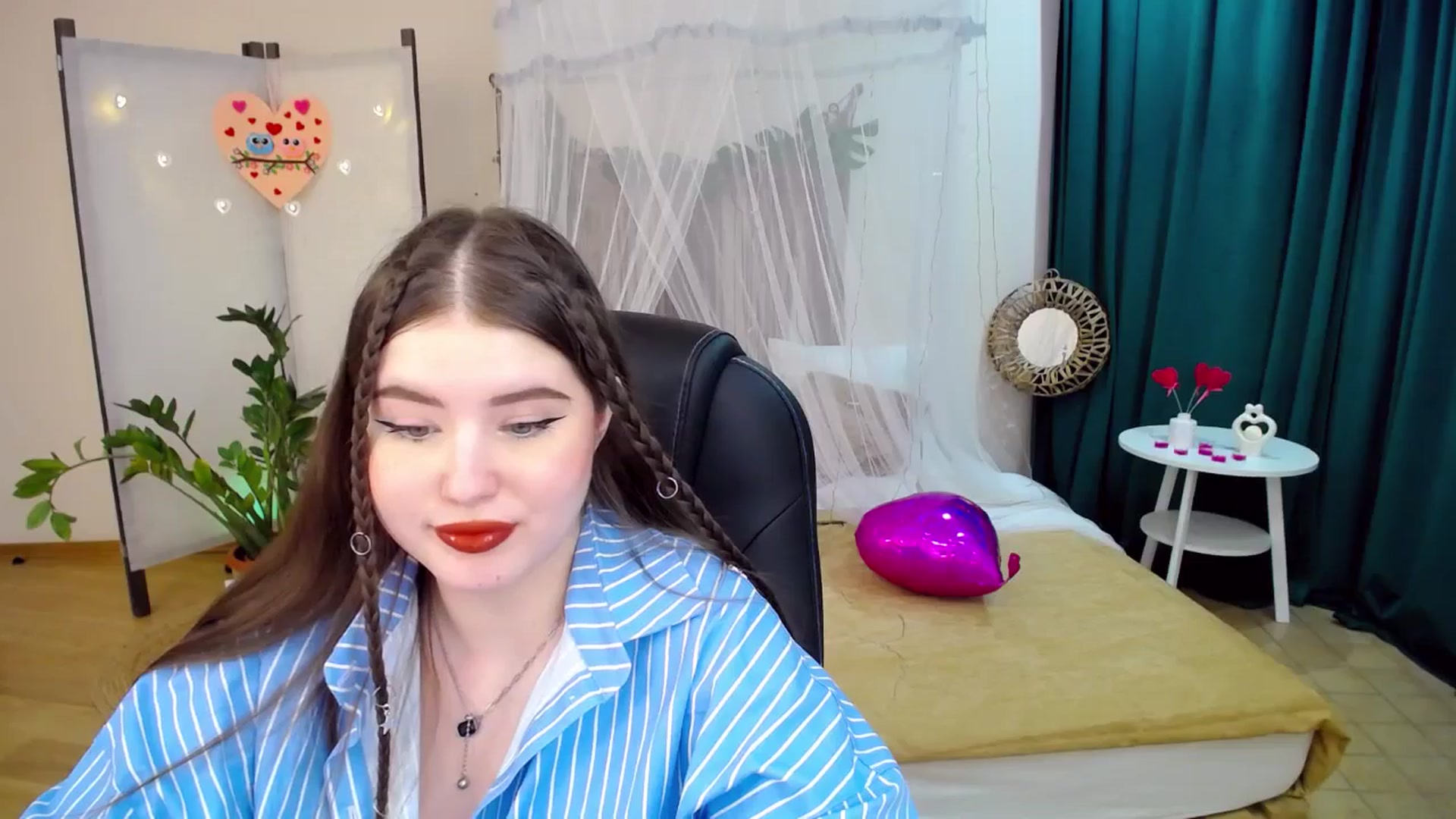 Gallery image thumbnail from AdmireMyEyes's myfreecams stream on, 02/13/2025, 07:46 image 10 of 20