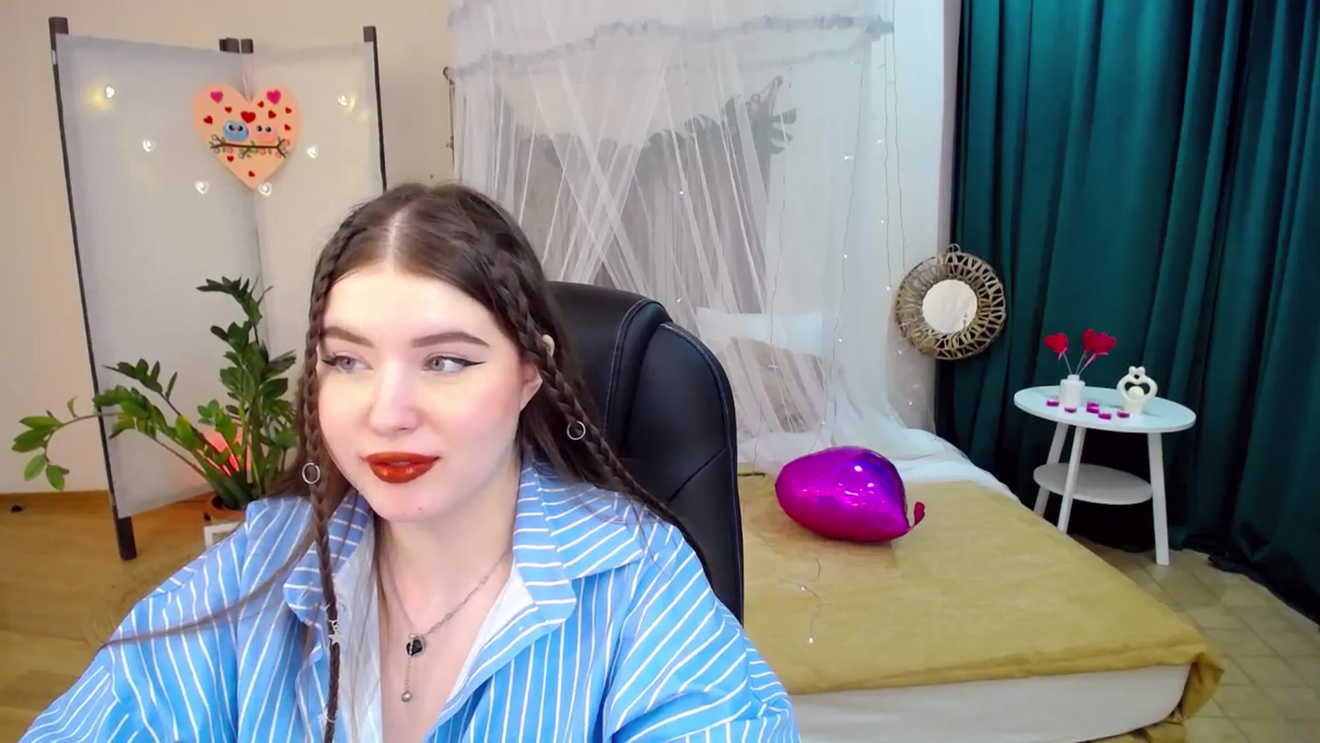 Gallery image thumbnail from AdmireMyEyes's myfreecams stream on, 02/13/2025, 07:46 image 6 of 20