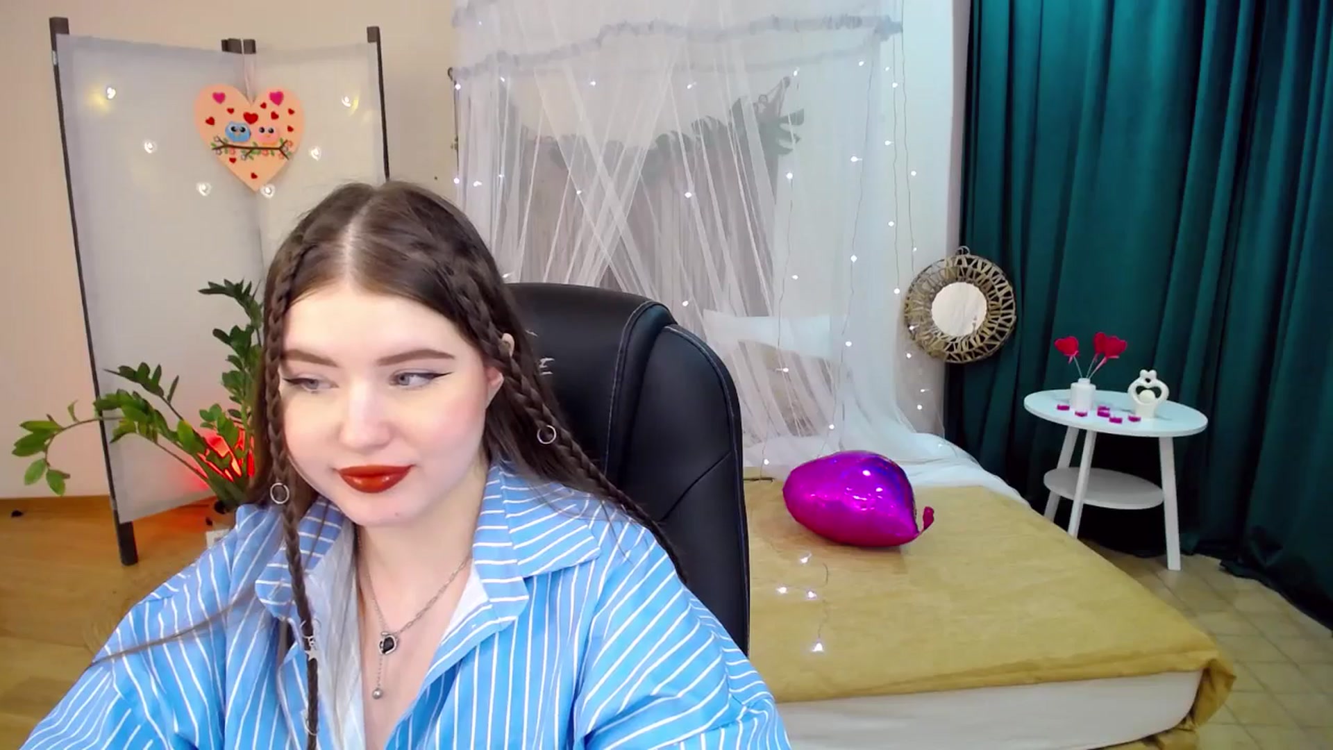 Gallery image thumbnail from AdmireMyEyes's myfreecams stream on, 02/13/2025, 07:46 image 7 of 20