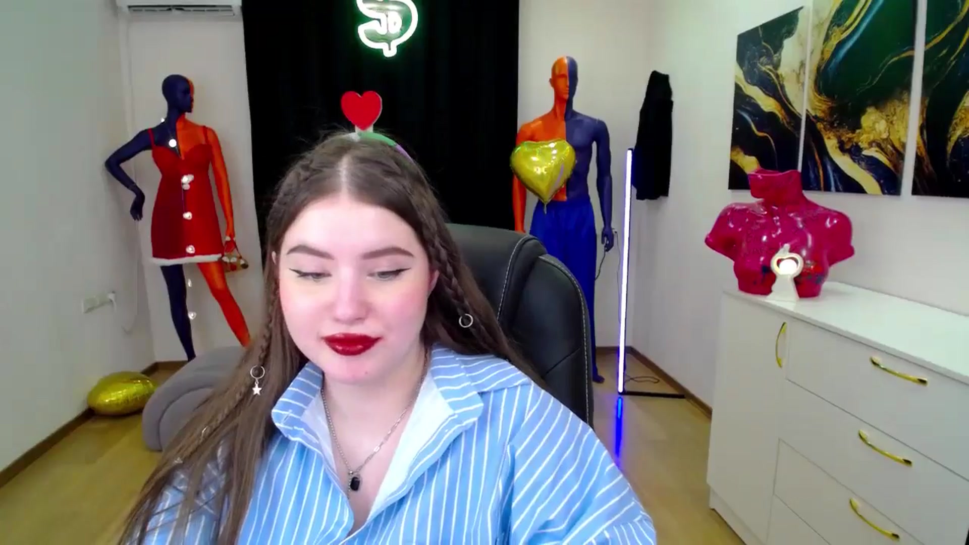 Gallery image thumbnail from AdmireMyEyes's myfreecams stream on, 02/13/2025, 09:56 image 19 of 20
