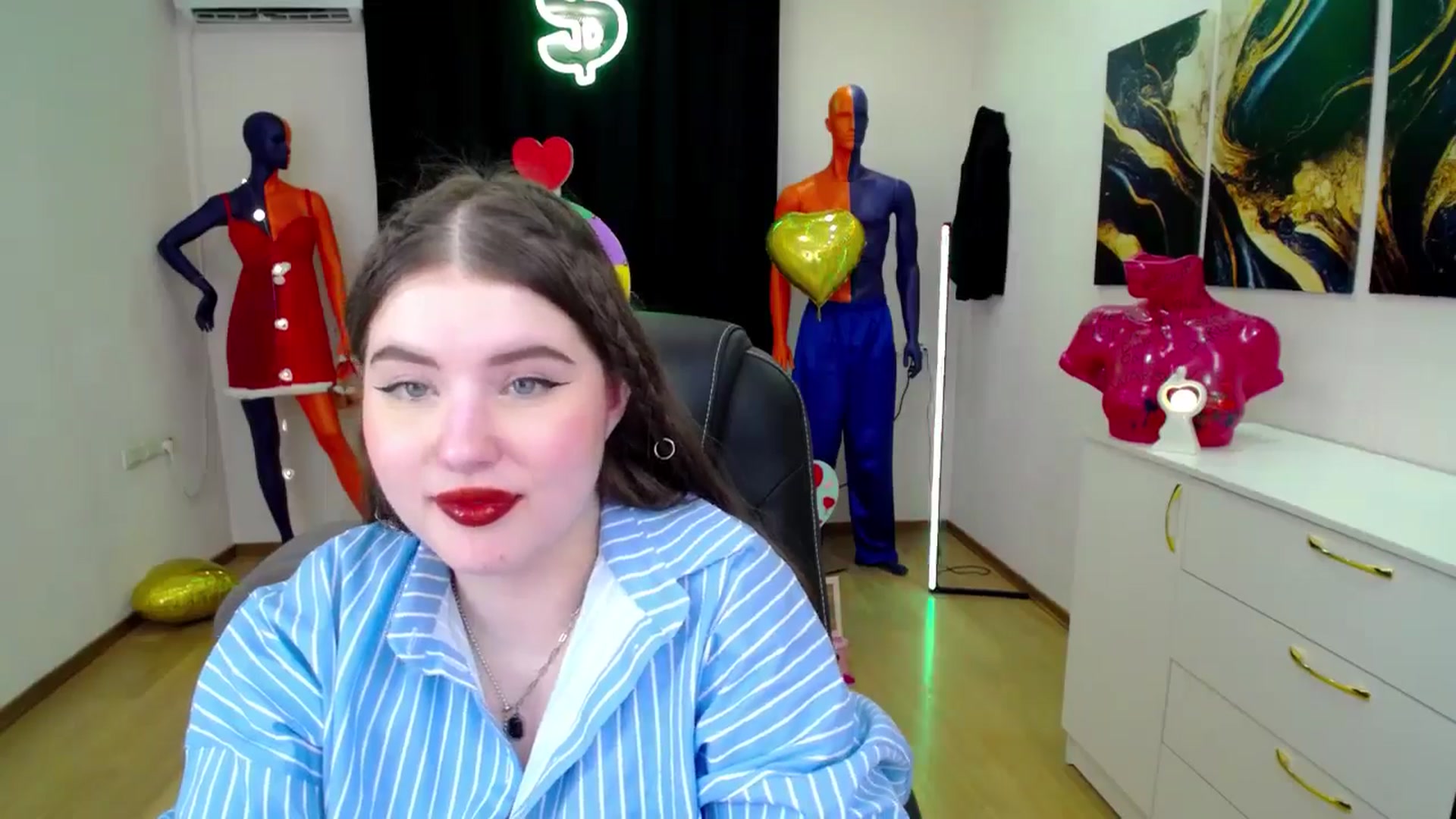 Gallery image thumbnail from AdmireMyEyes's myfreecams stream on, 02/13/2025, 09:56 image 16 of 20