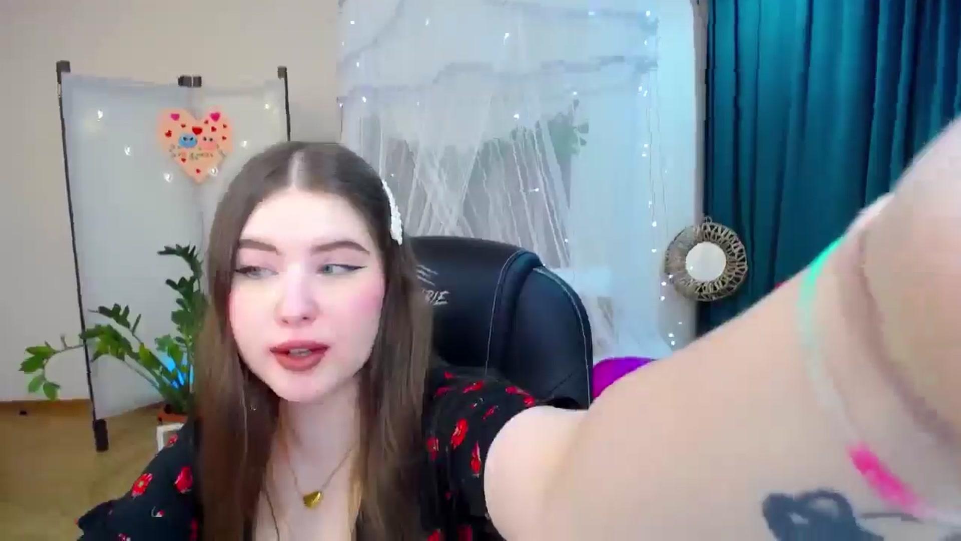 Gallery image thumbnail from AdmireMyEyes's myfreecams stream on, 02/15/2025, 12:47 image 19 of 20