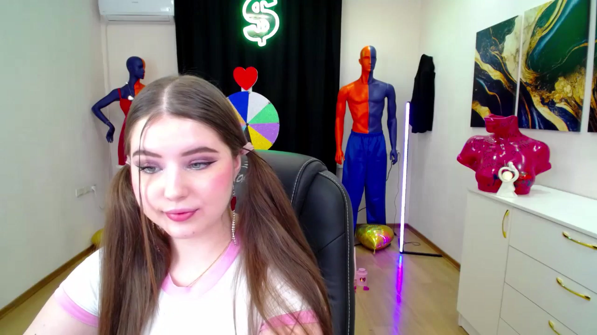 Gallery image thumbnail from AdmireMyEyes's myfreecams stream on, 02/16/2025, 19:46 image 5 of 20