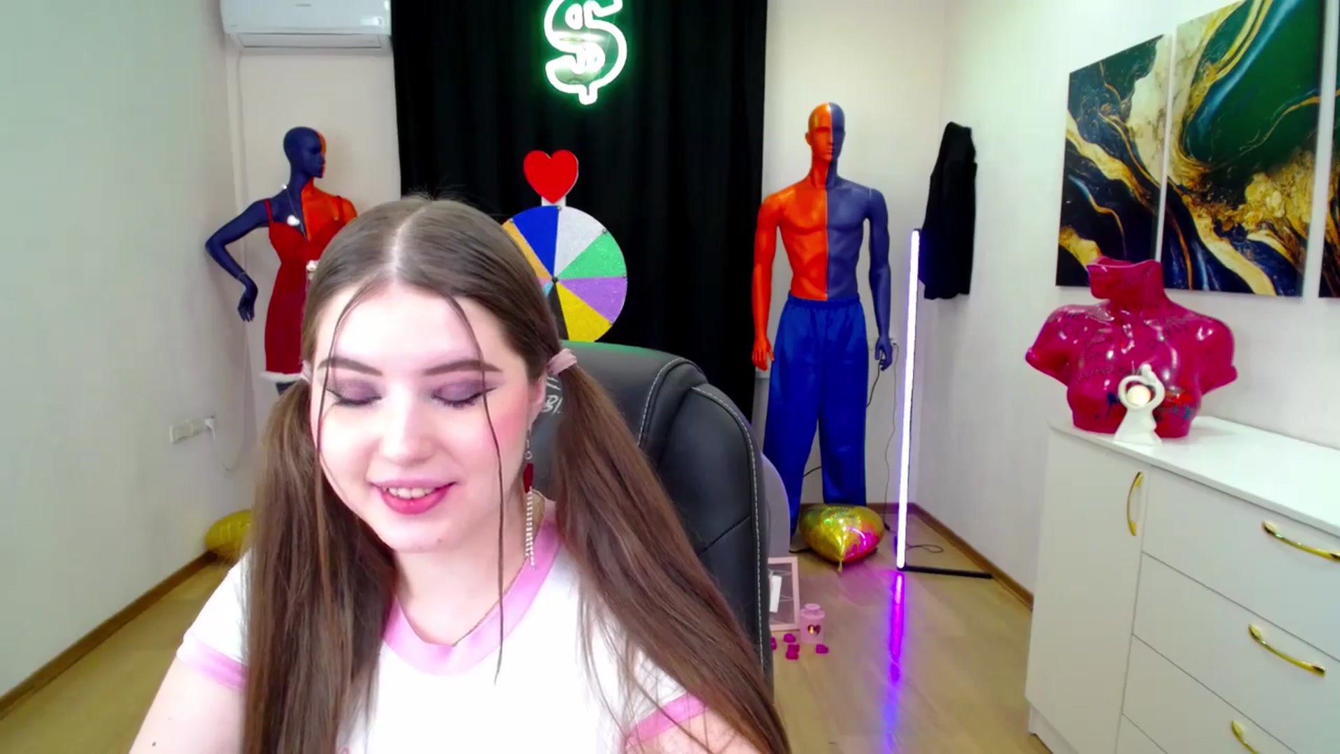 Gallery image thumbnail from AdmireMyEyes's myfreecams stream on, 02/16/2025, 19:46 image 3 of 20