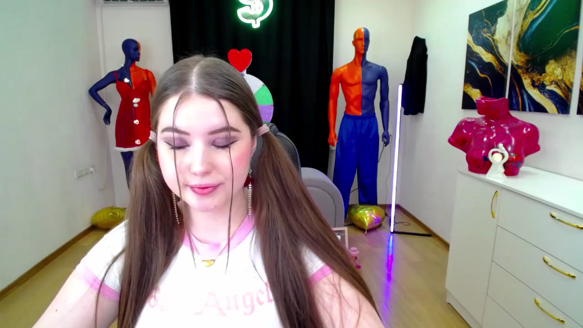 Gallery image thumbnail from AdmireMyEyes's myfreecams stream on, 02/16/2025, 19:46 image 19 of 20