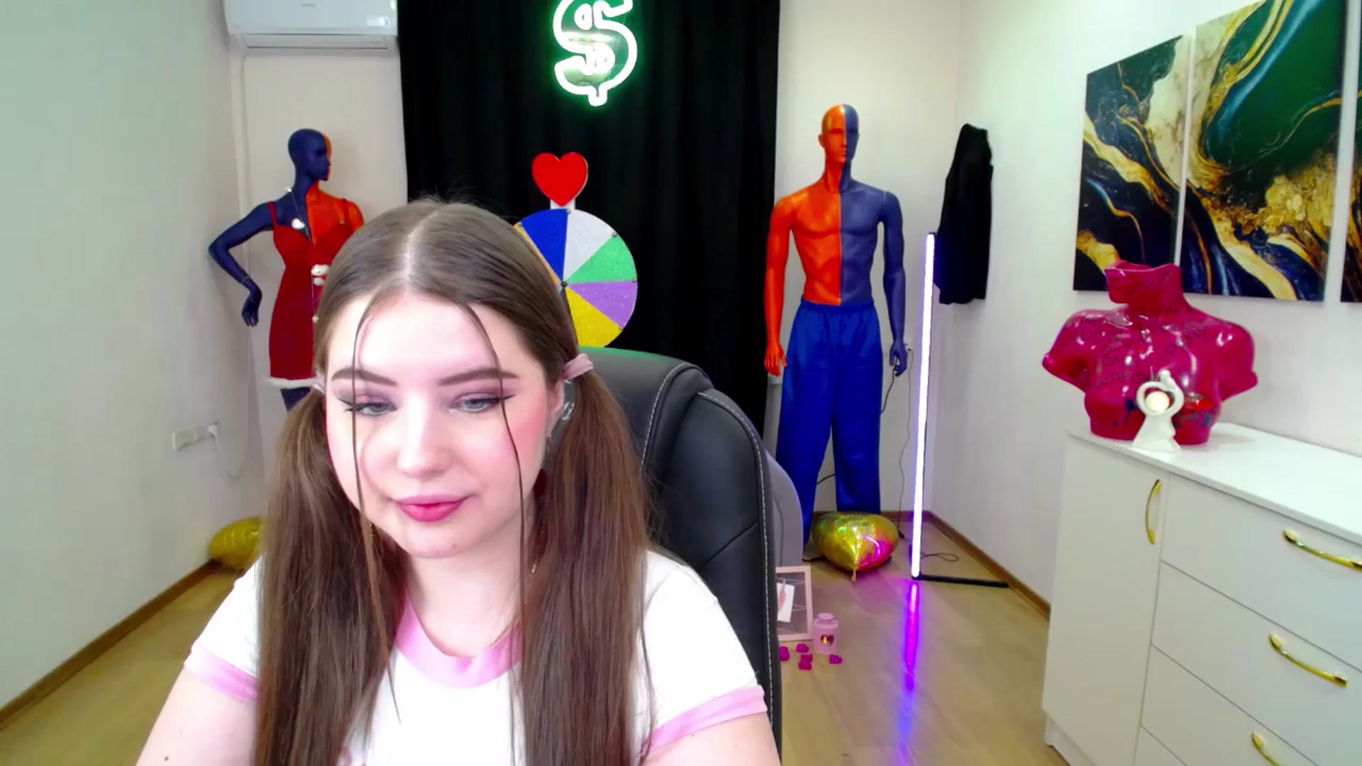 Gallery image thumbnail from AdmireMyEyes's myfreecams stream on, 02/16/2025, 19:46 image 1 of 20