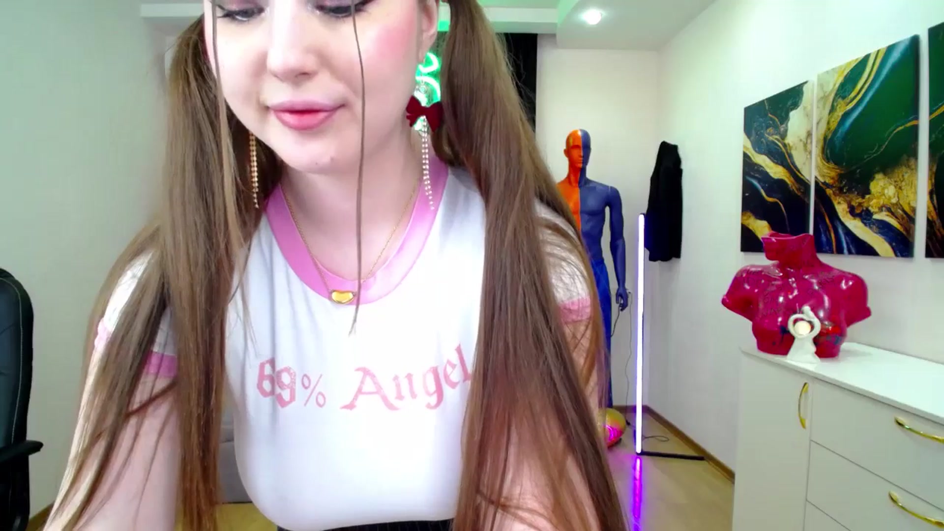 Gallery image thumbnail from AdmireMyEyes's myfreecams stream on, 02/16/2025, 19:46 image 10 of 20