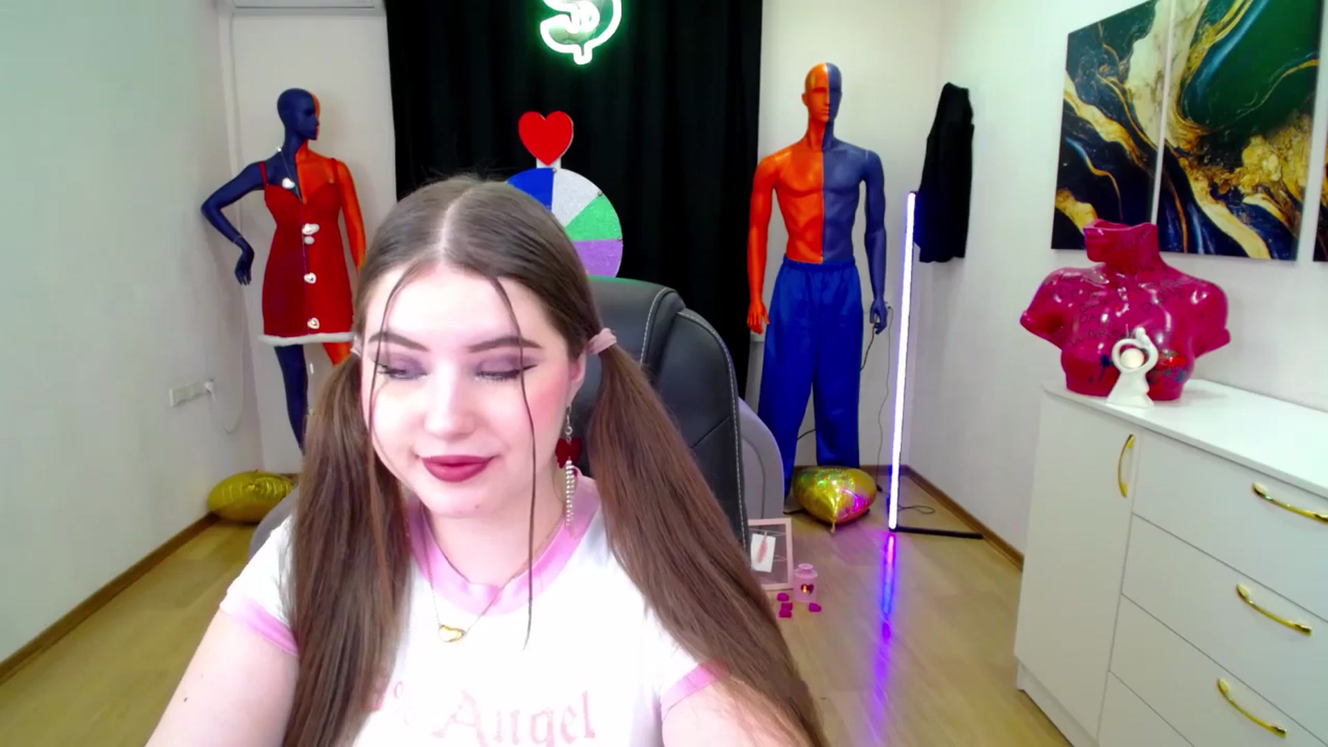 Gallery image thumbnail from AdmireMyEyes's myfreecams stream on, 02/16/2025, 20:35 image 7 of 20