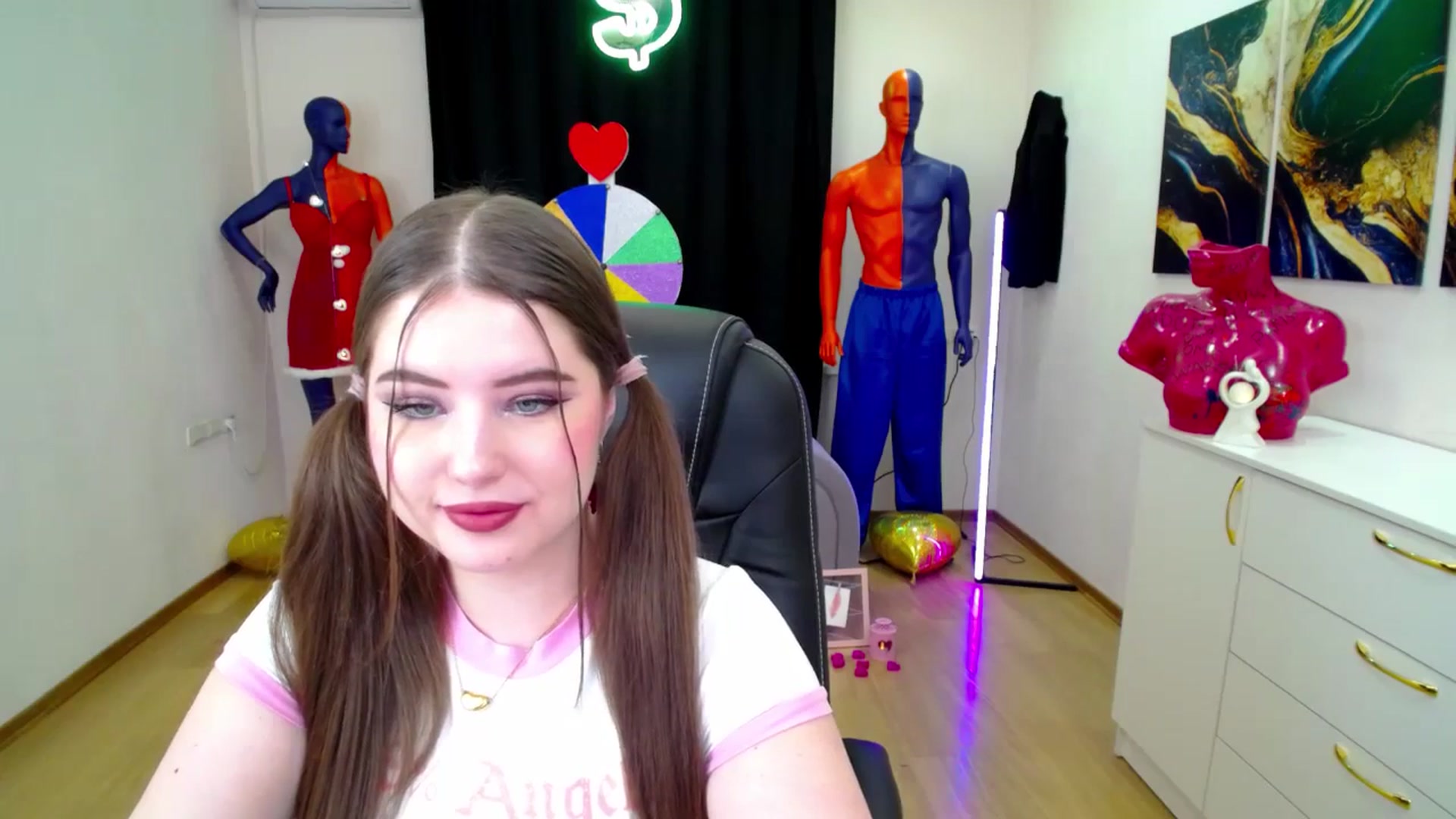 Gallery image thumbnail from AdmireMyEyes's myfreecams stream on, 02/16/2025, 20:35 image 2 of 20