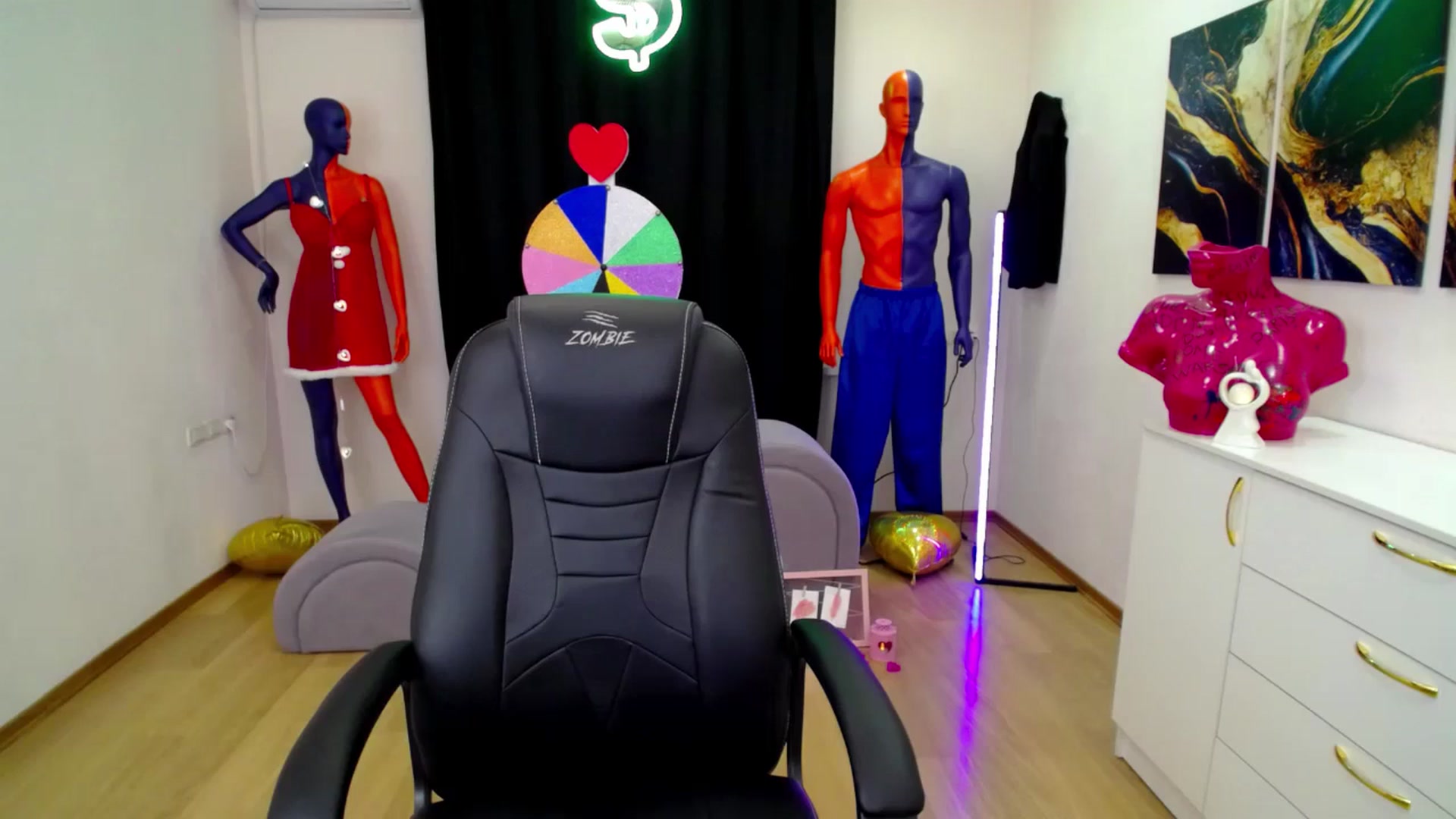 Gallery image thumbnail from AdmireMyEyes's myfreecams stream on, 02/16/2025, 20:35 image 19 of 20