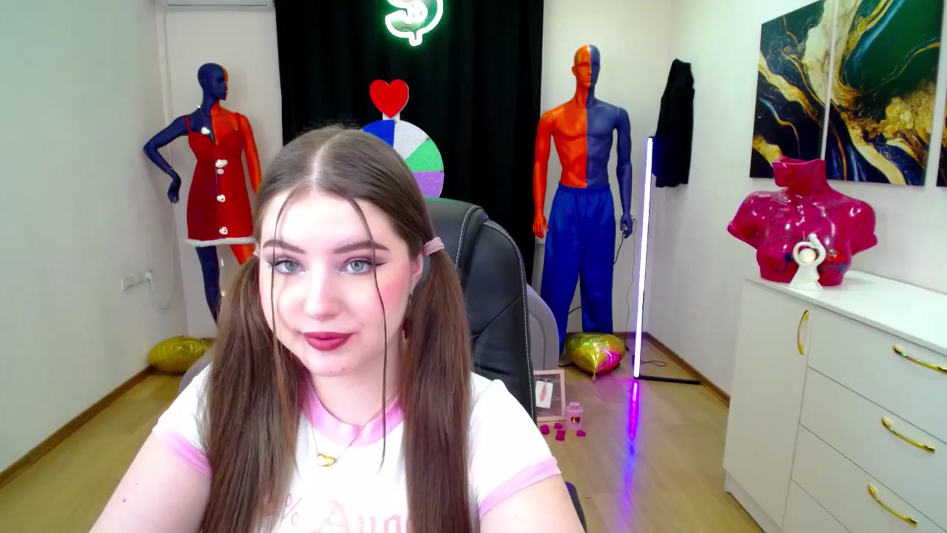 Gallery image thumbnail from AdmireMyEyes's myfreecams stream on, 02/16/2025, 20:35 image 5 of 20