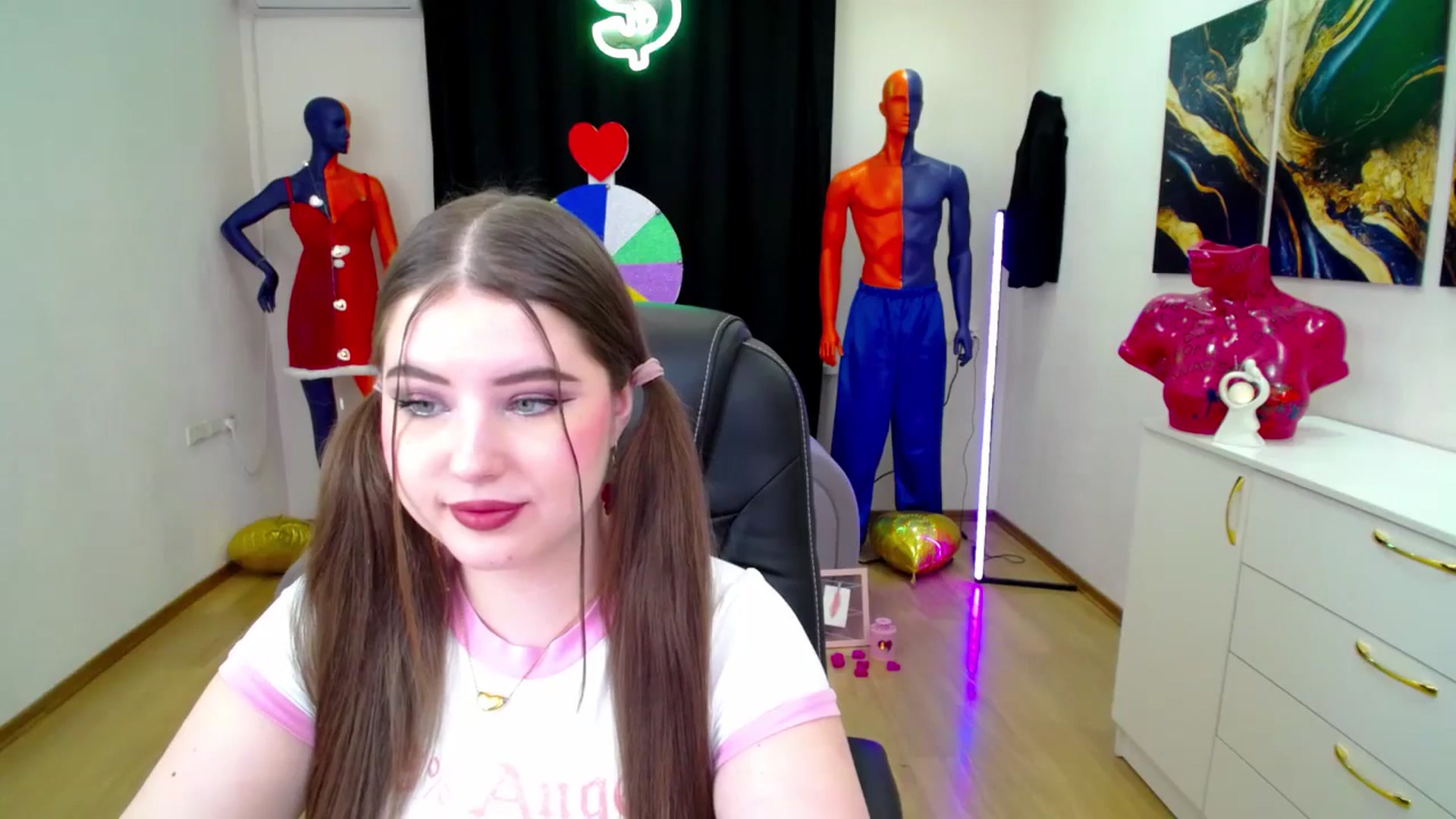Gallery image thumbnail from AdmireMyEyes's myfreecams stream on, 02/16/2025, 20:35 image 3 of 20