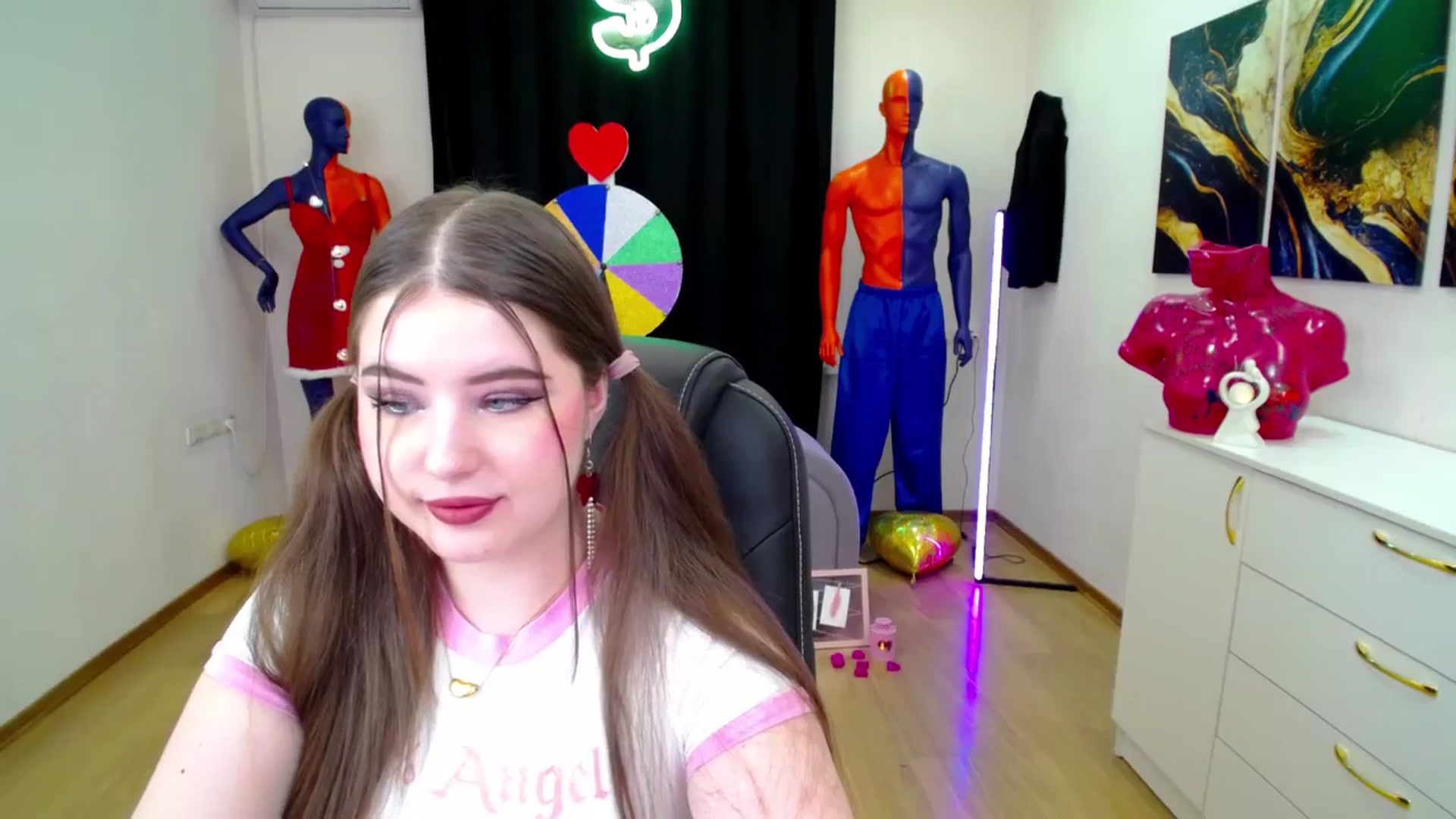 Gallery image thumbnail from AdmireMyEyes's myfreecams stream on, 02/16/2025, 20:35 image 12 of 20