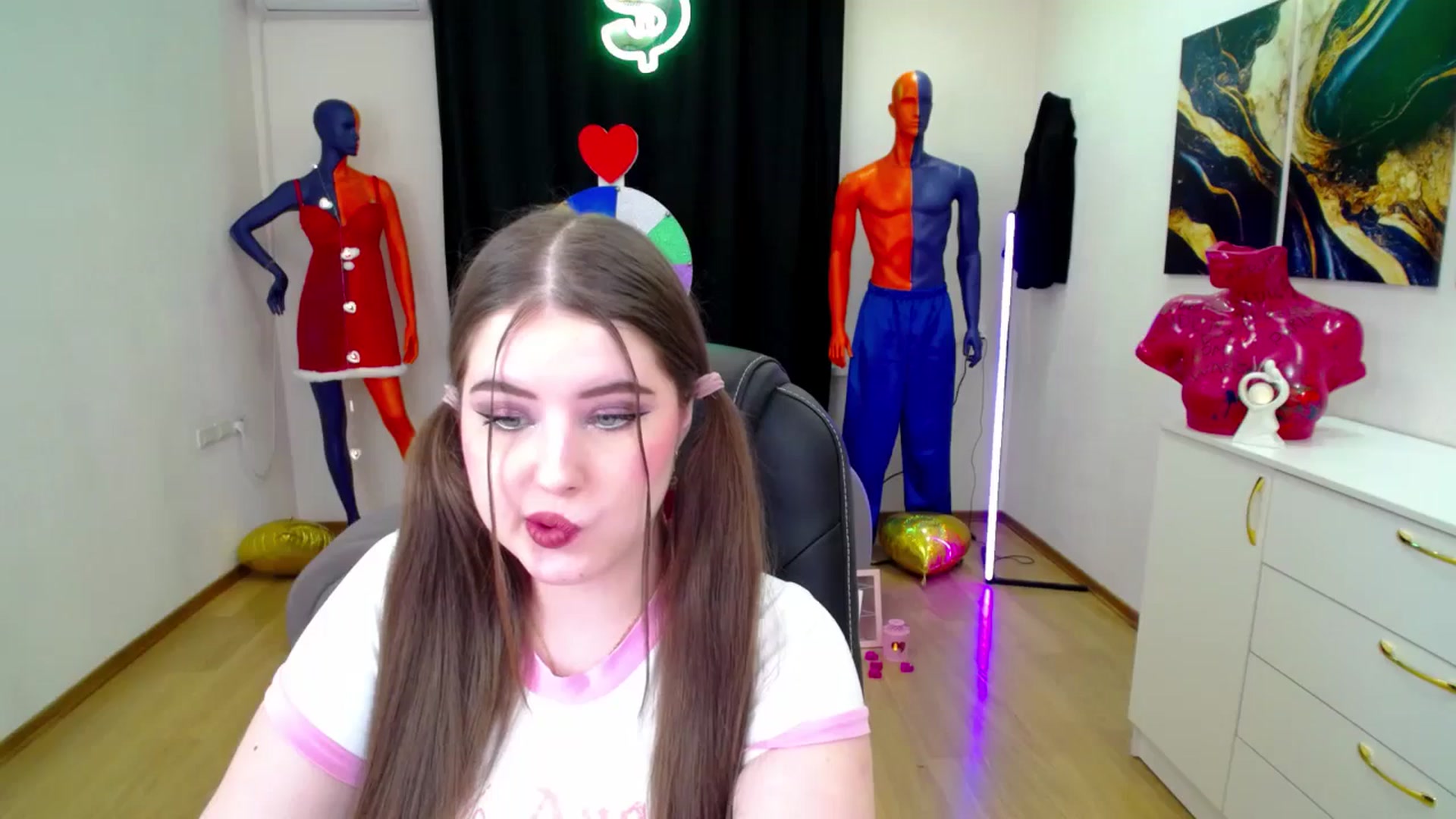Gallery image thumbnail from AdmireMyEyes's myfreecams stream on, 02/16/2025, 21:47 image 6 of 20