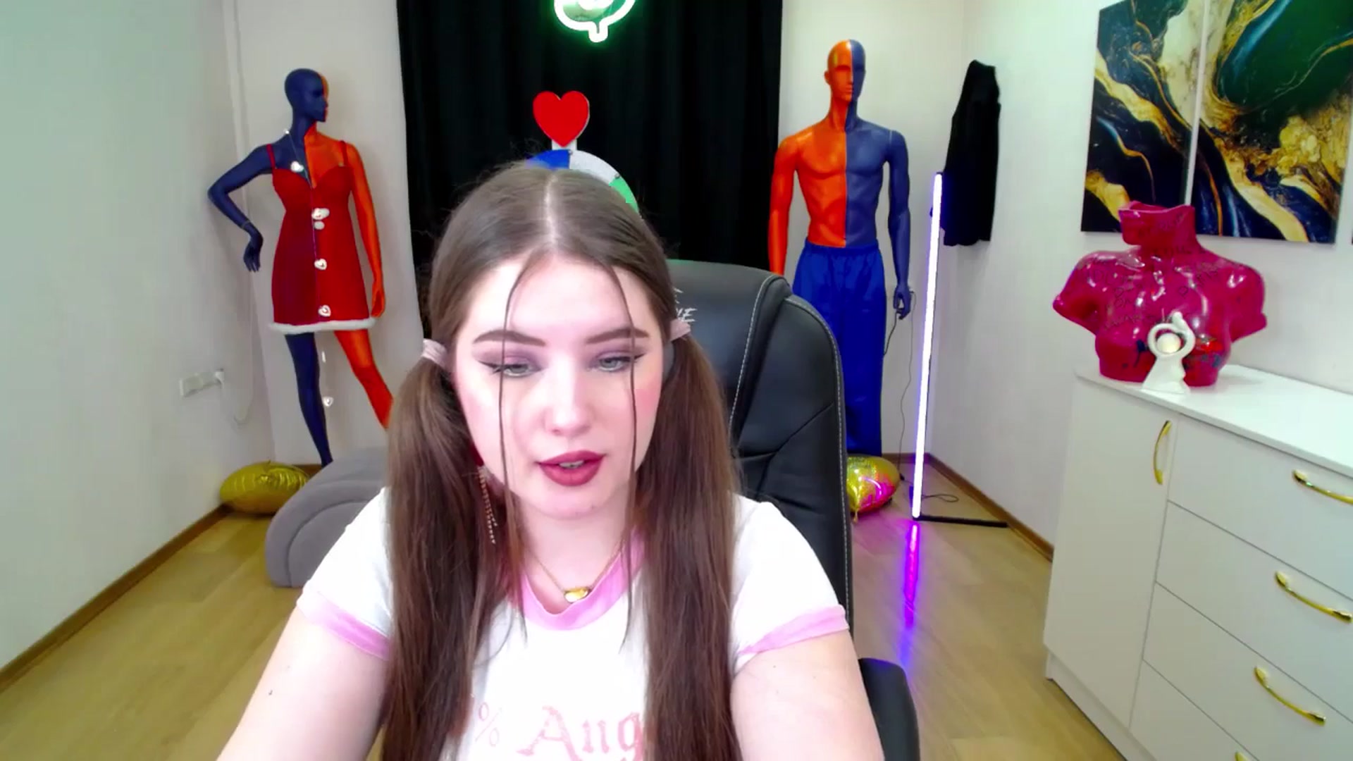 Gallery image thumbnail from AdmireMyEyes's myfreecams stream on, 02/16/2025, 21:47 image 17 of 20