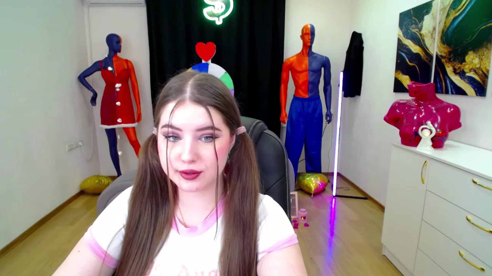 Gallery image thumbnail from AdmireMyEyes's myfreecams stream on, 02/16/2025, 21:47 image 7 of 20
