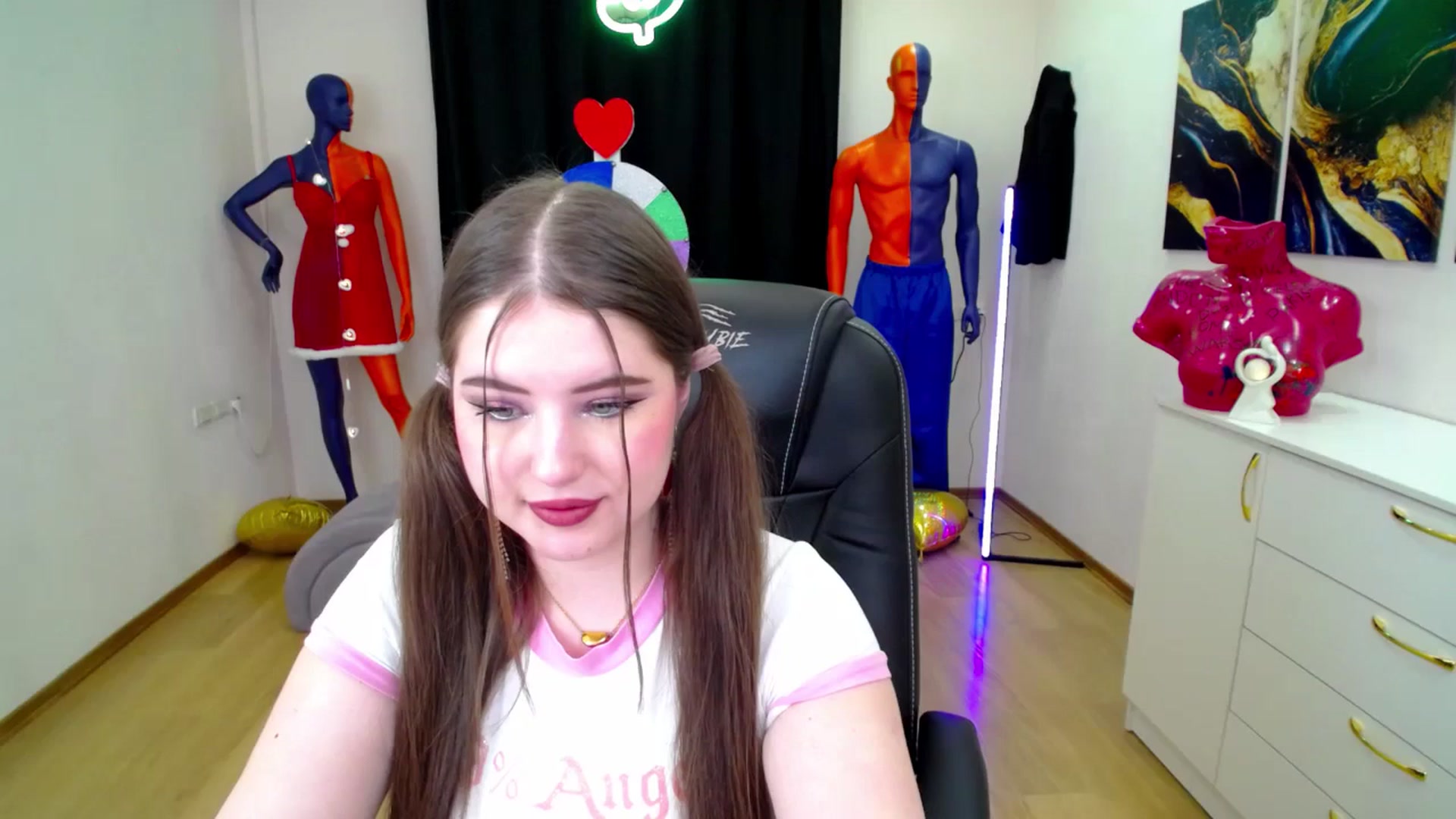 Gallery image thumbnail from AdmireMyEyes's myfreecams stream on, 02/16/2025, 21:47 image 19 of 20