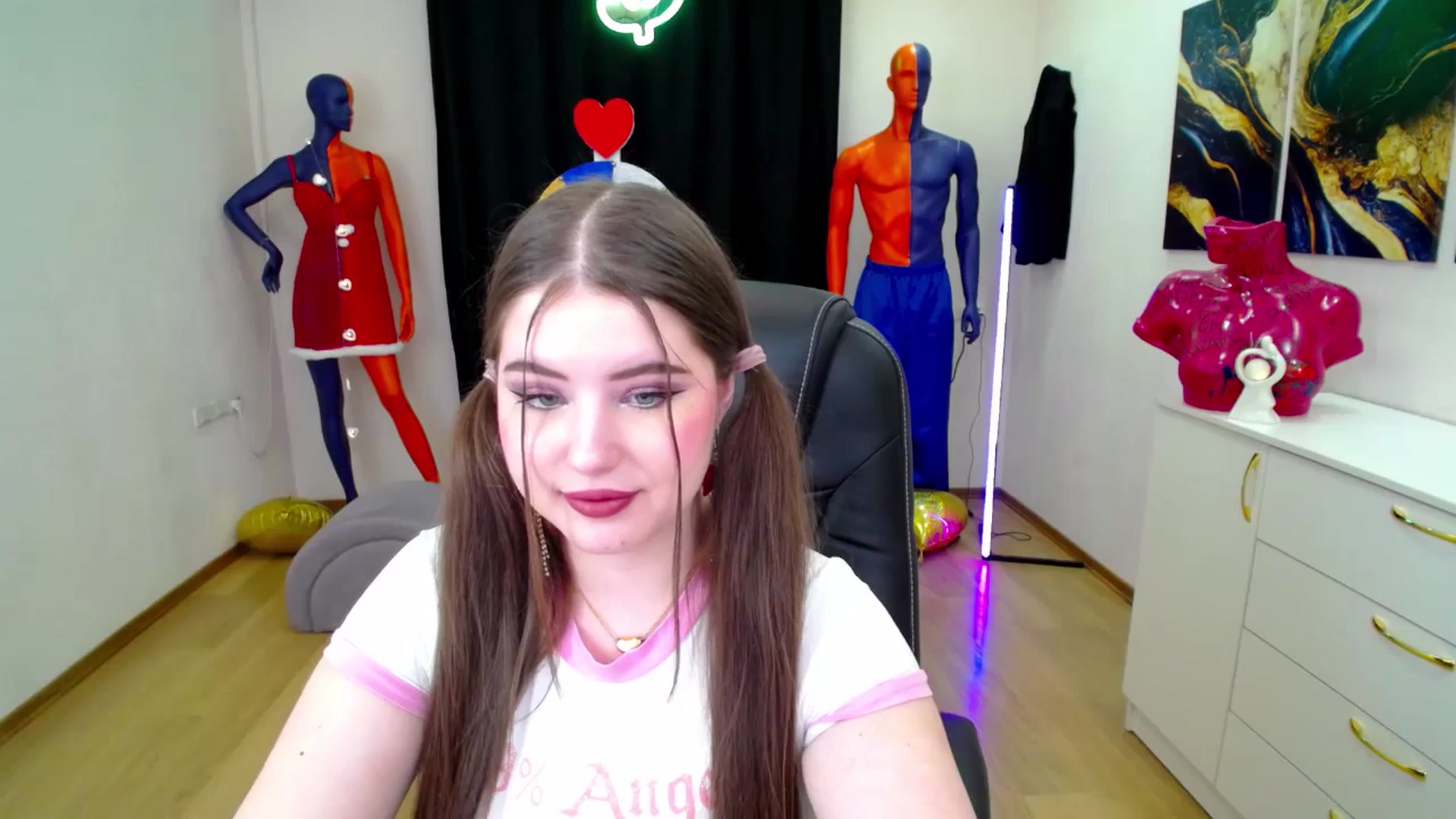 Gallery image thumbnail from AdmireMyEyes's myfreecams stream on, 02/16/2025, 21:47 image 18 of 20