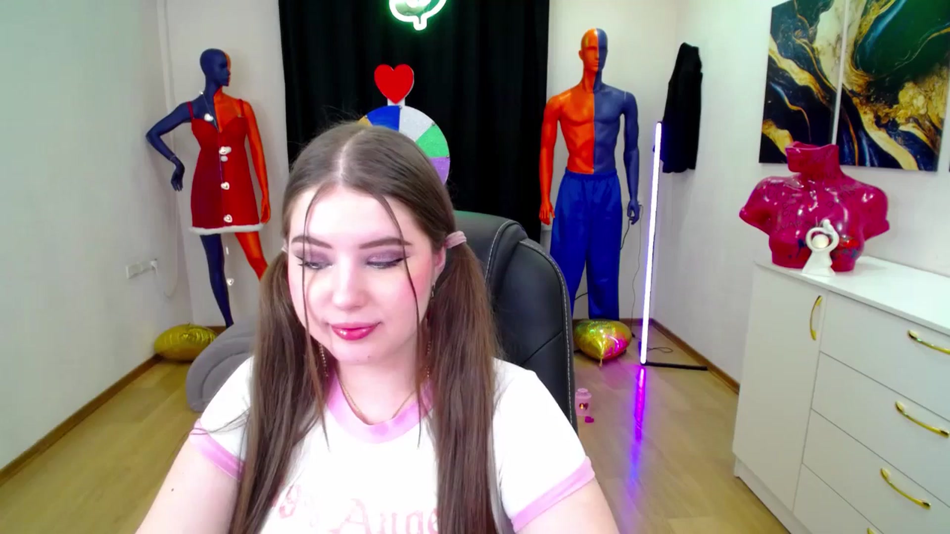 Gallery image thumbnail from AdmireMyEyes's myfreecams stream on, 02/16/2025, 22:25 image 11 of 20
