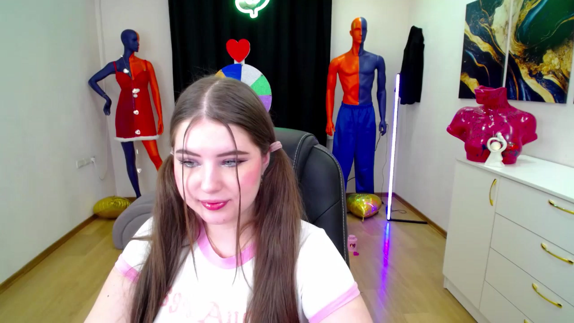 Gallery image thumbnail from AdmireMyEyes's myfreecams stream on, 02/16/2025, 22:25 image 7 of 20