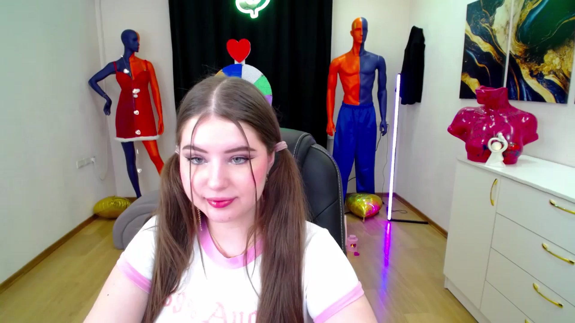 Gallery image thumbnail from AdmireMyEyes's myfreecams stream on, 02/16/2025, 22:25 image 6 of 20