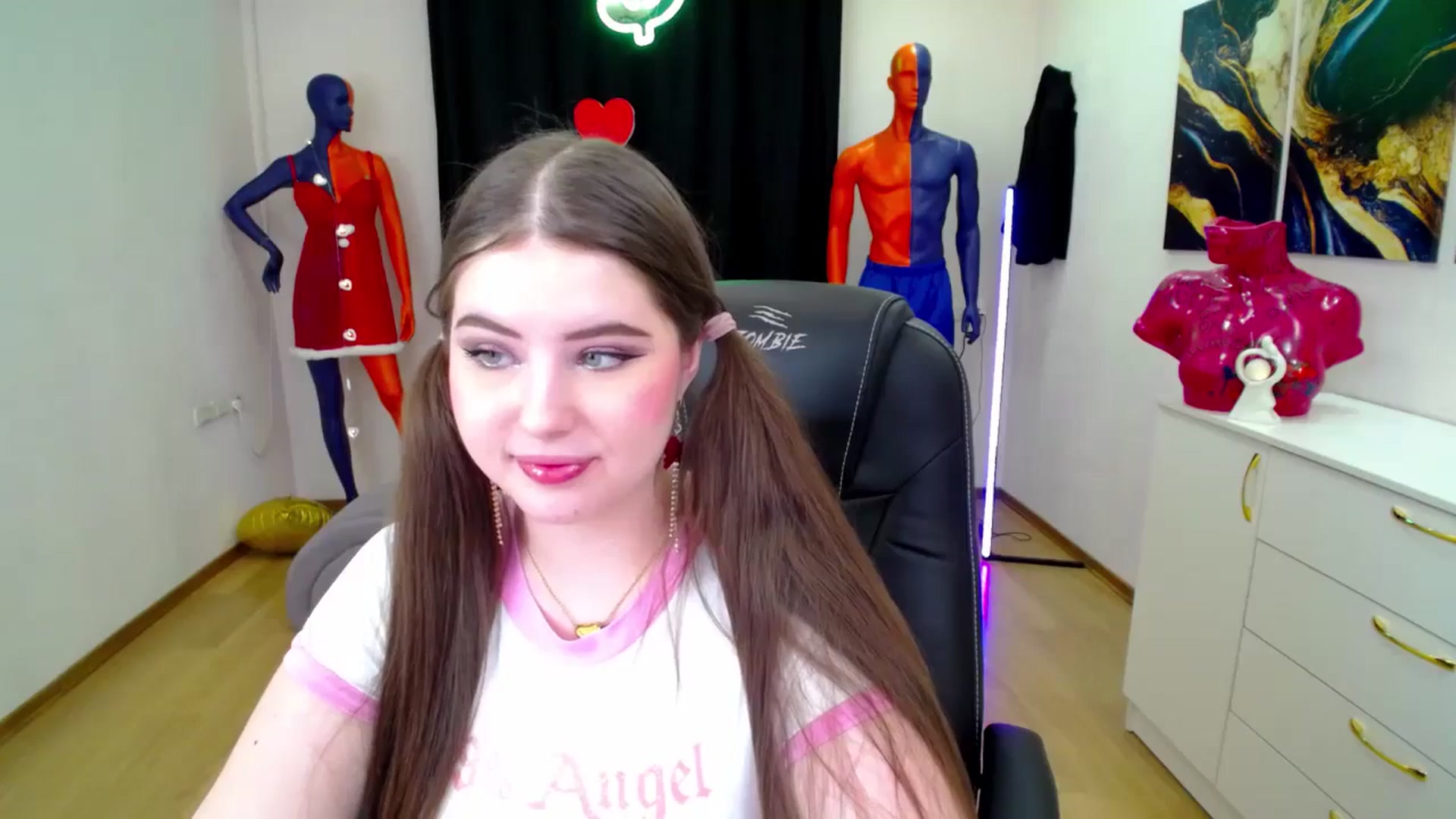 Gallery image thumbnail from AdmireMyEyes's myfreecams stream on, 02/16/2025, 22:25 image 20 of 20