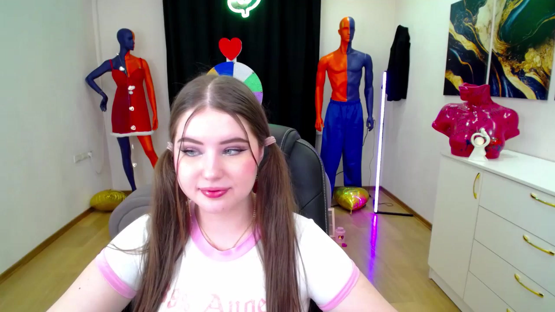 Gallery image thumbnail from AdmireMyEyes's myfreecams stream on, 02/16/2025, 22:25 image 9 of 20
