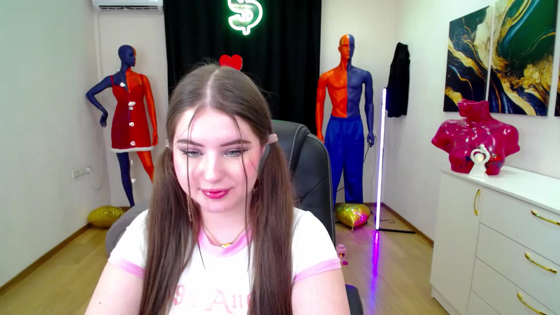 Gallery image thumbnail from AdmireMyEyes's myfreecams stream on, 02/17/2025, 01:02 image 16 of 20
