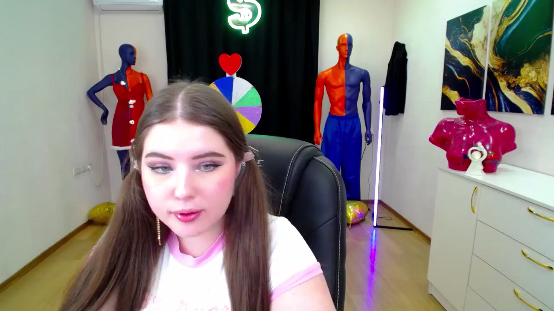 Gallery image thumbnail from AdmireMyEyes's myfreecams stream on, 02/17/2025, 01:02 image 5 of 20