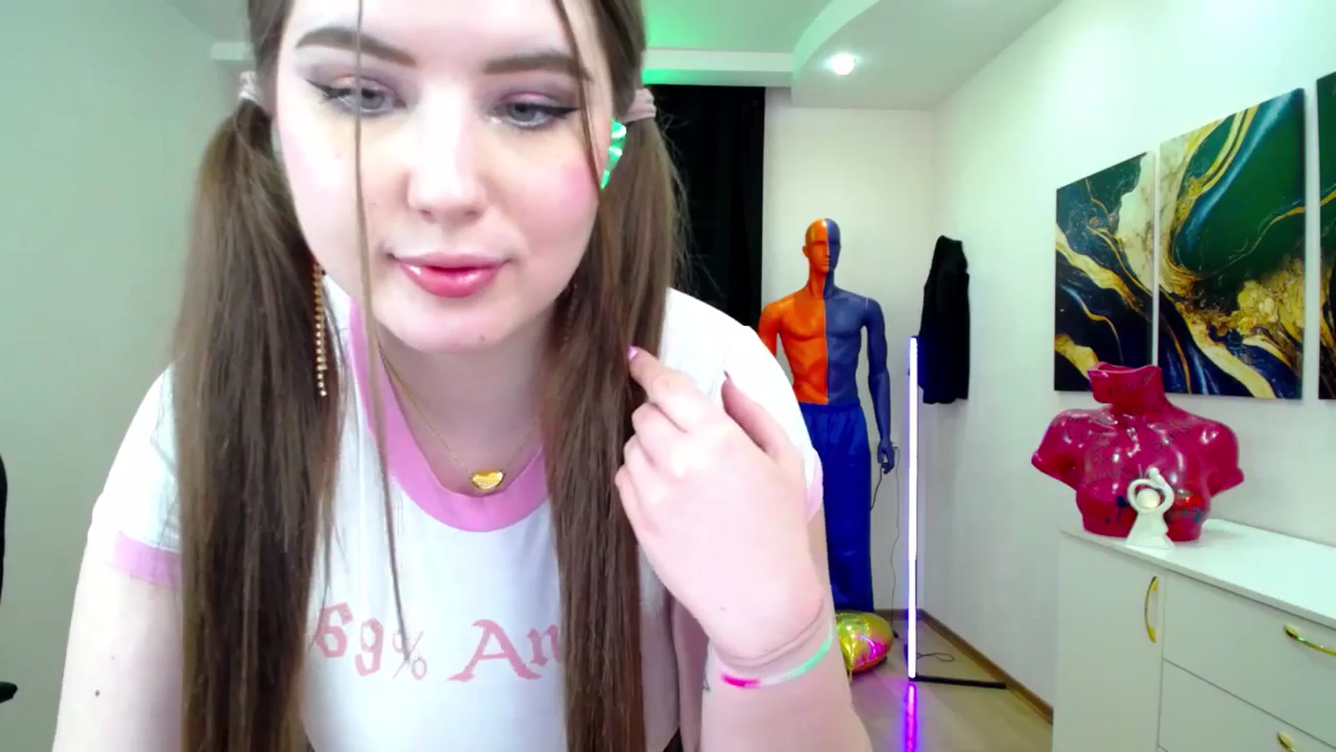 Gallery image thumbnail from AdmireMyEyes's myfreecams stream on, 02/17/2025, 01:02 image 9 of 20