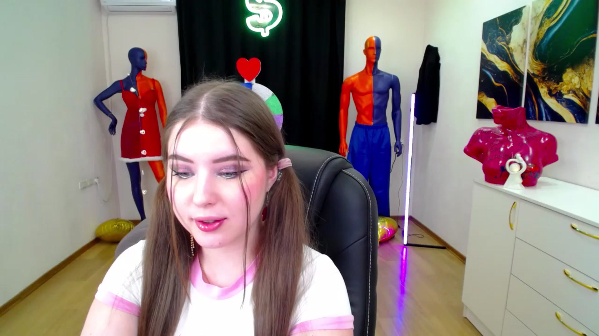 Gallery image thumbnail from AdmireMyEyes's myfreecams stream on, 02/17/2025, 01:02 image 7 of 20