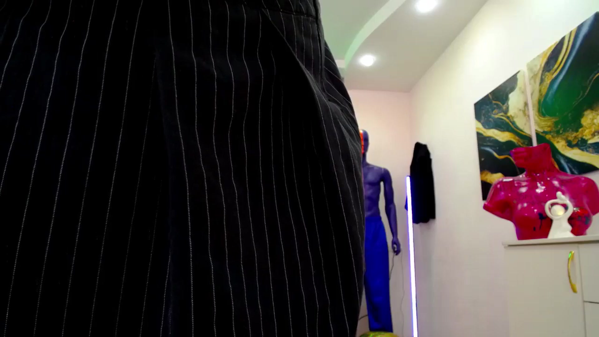 Gallery image thumbnail from AdmireMyEyes's myfreecams stream on, 02/17/2025, 01:52 image 11 of 20