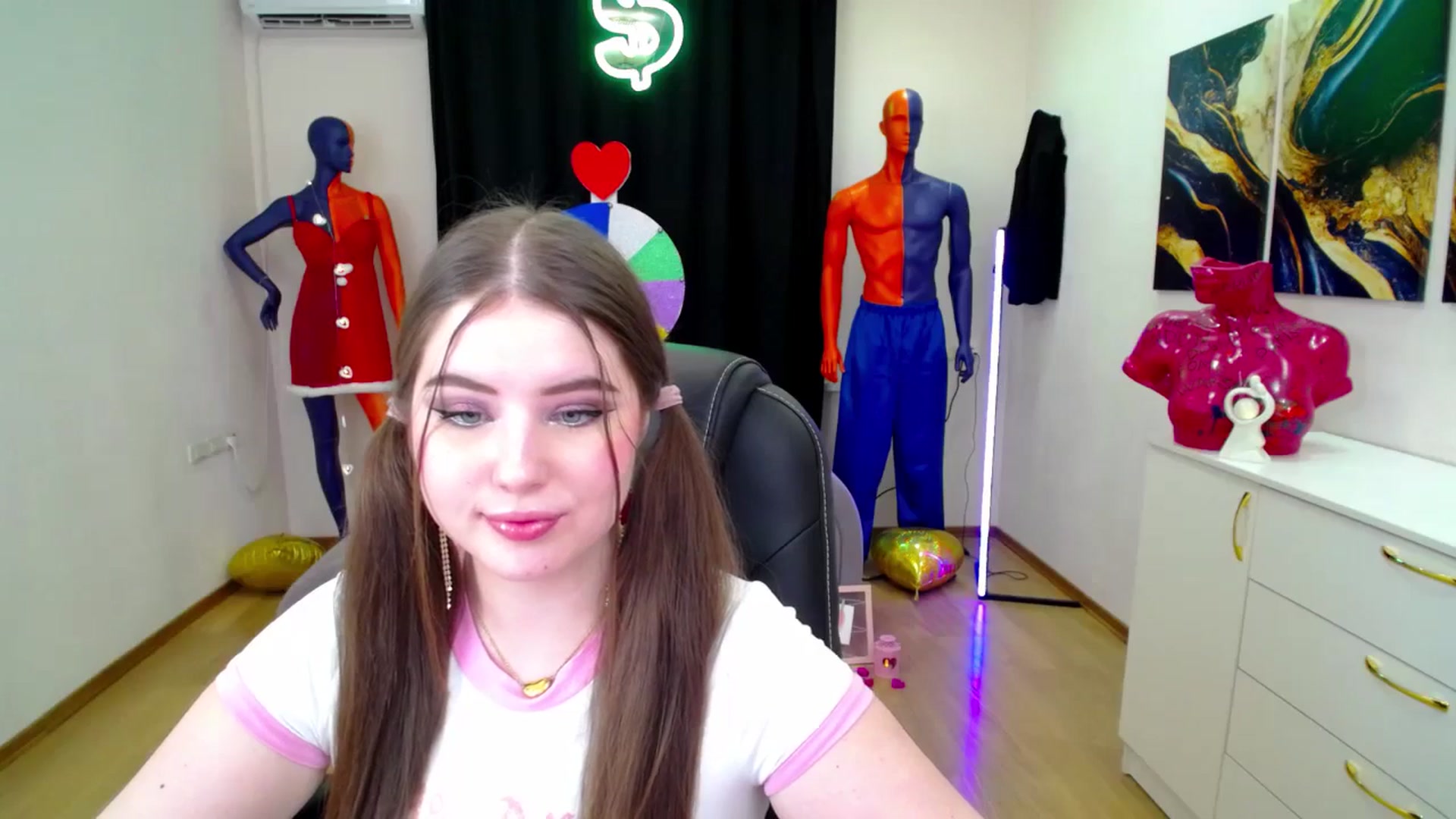 Gallery image thumbnail from AdmireMyEyes's myfreecams stream on, 02/17/2025, 01:52 image 3 of 20