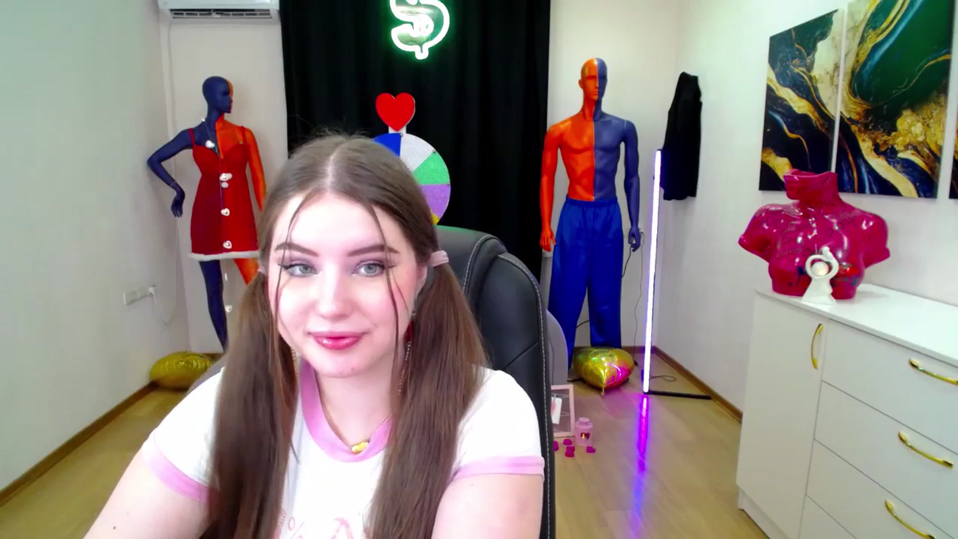 Gallery image thumbnail from AdmireMyEyes's myfreecams stream on, 02/17/2025, 01:52 image 2 of 20