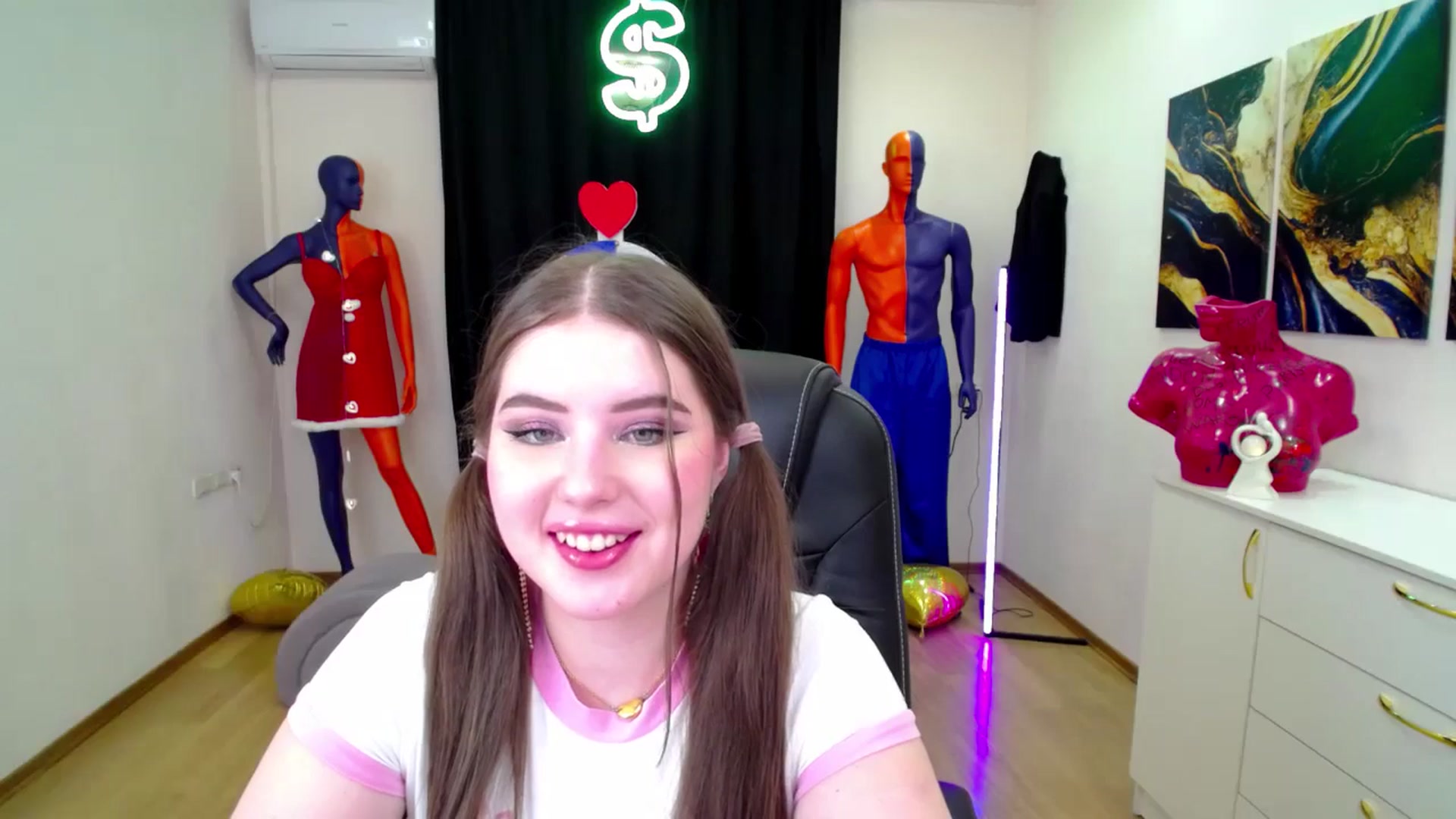 Gallery image thumbnail from AdmireMyEyes's myfreecams stream on, 02/17/2025, 01:52 image 19 of 20
