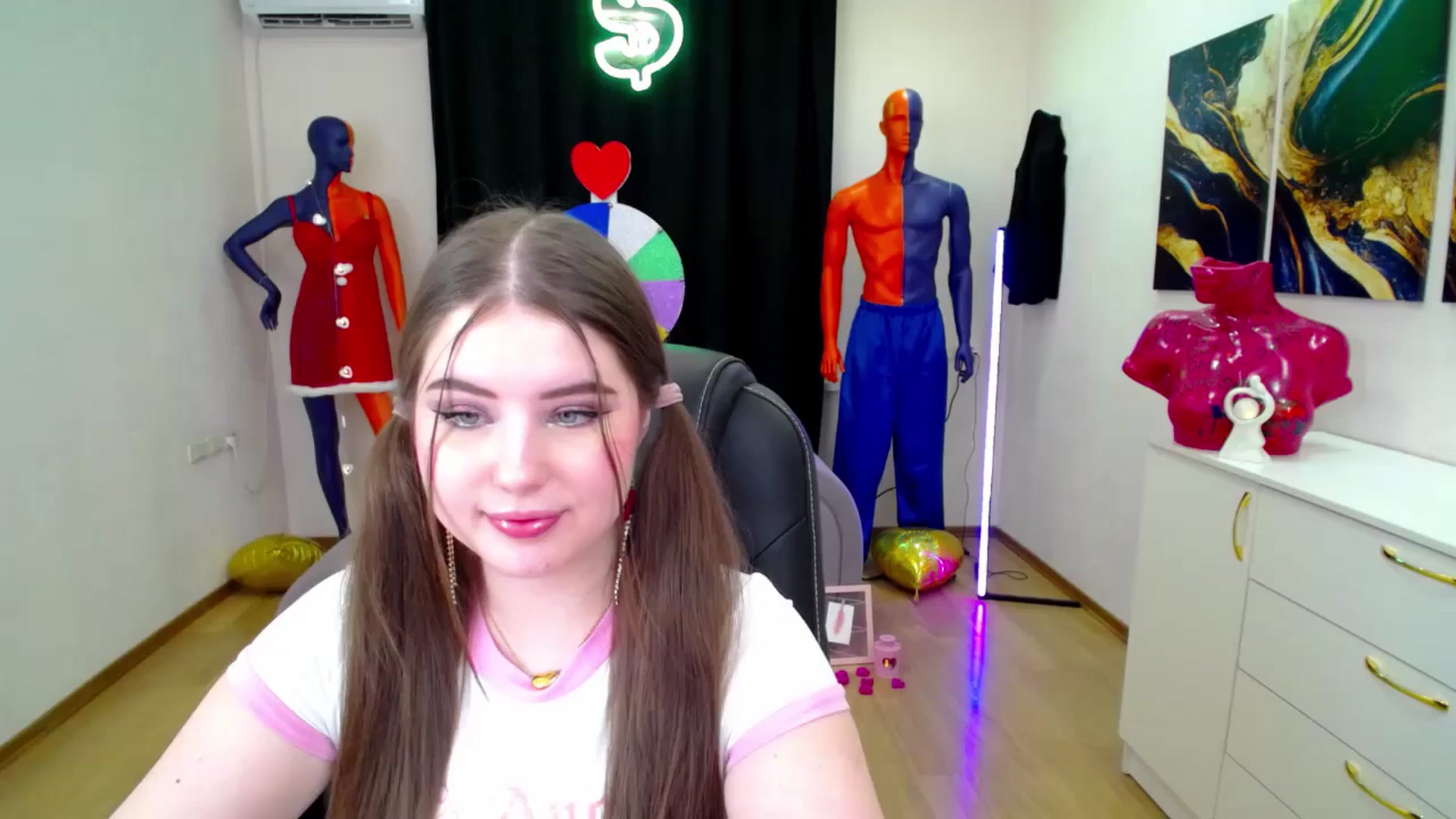 Gallery image thumbnail from AdmireMyEyes's myfreecams stream on, 02/17/2025, 01:52 image 1 of 20