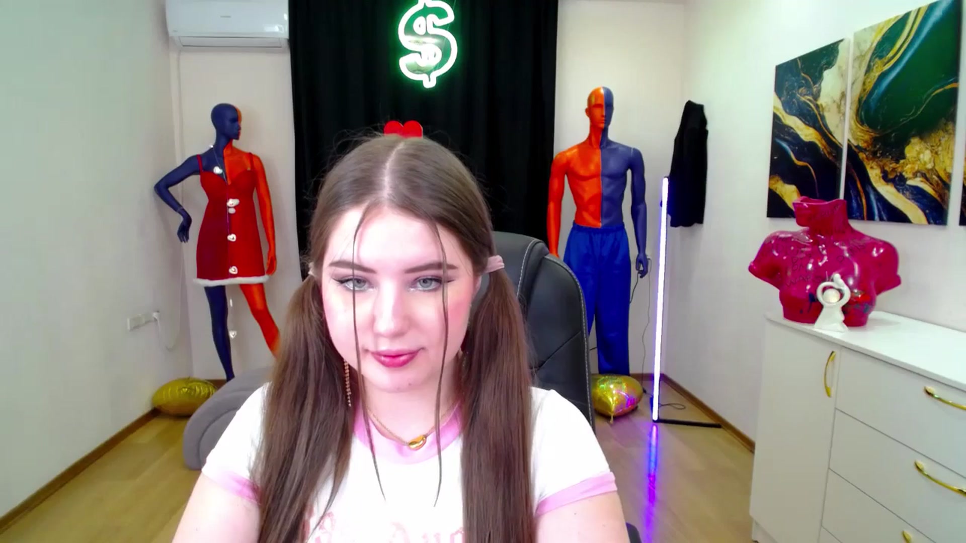 Gallery image thumbnail from AdmireMyEyes's myfreecams stream on, 02/17/2025, 01:52 image 18 of 20
