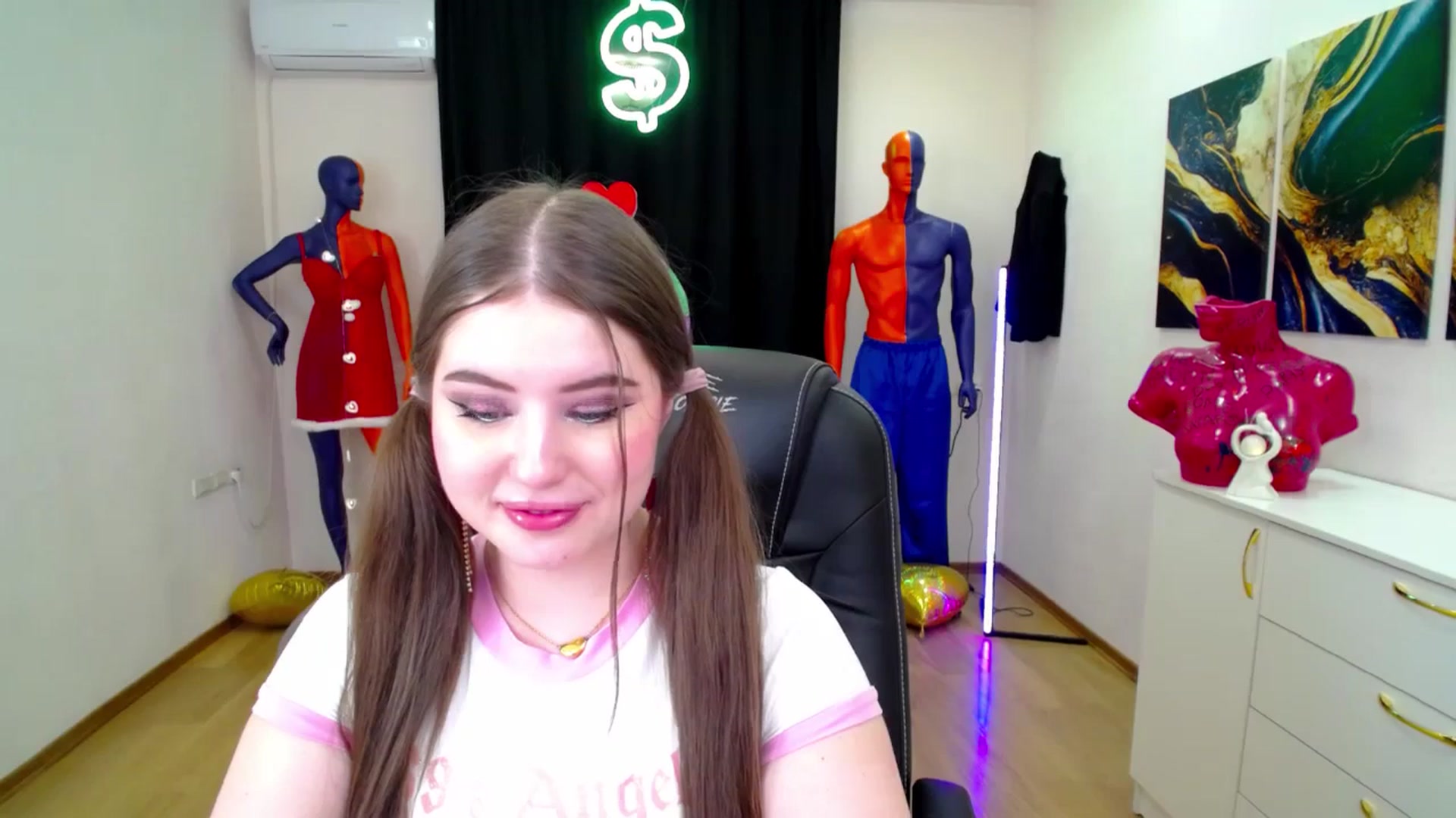Gallery image thumbnail from AdmireMyEyes's myfreecams stream on, 02/17/2025, 01:52 image 20 of 20