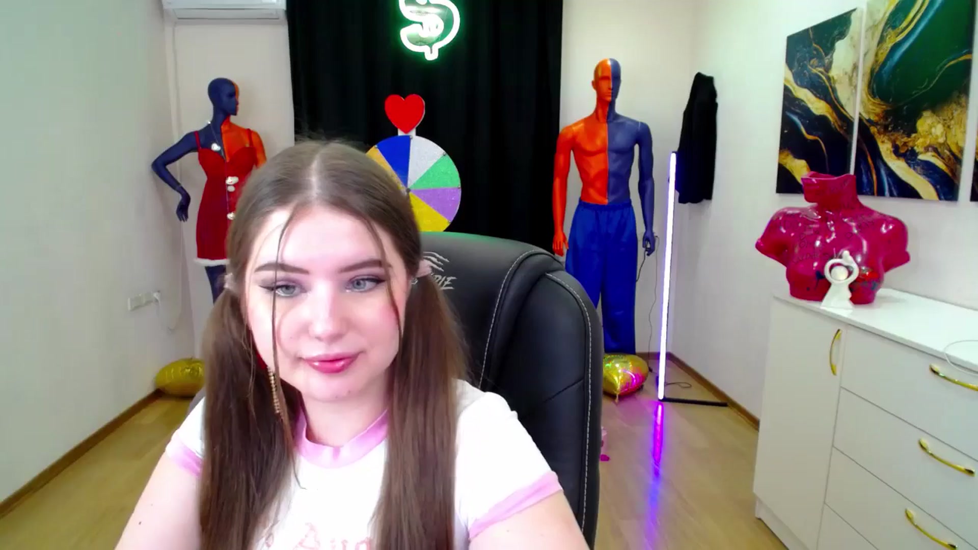 Gallery image thumbnail from AdmireMyEyes's myfreecams stream on, 02/17/2025, 02:59 image 9 of 20