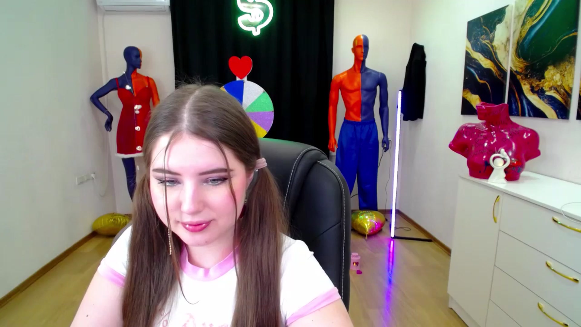 Gallery image thumbnail from AdmireMyEyes's myfreecams stream on, 02/17/2025, 02:59 image 12 of 20