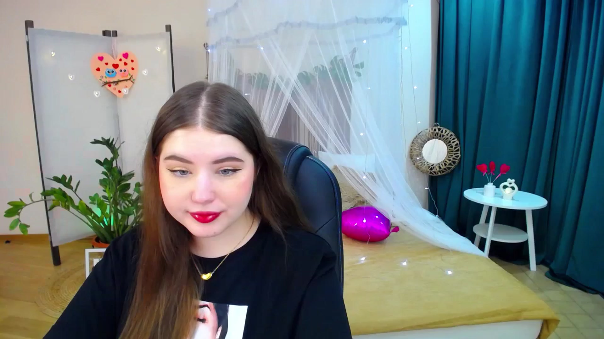 Gallery image thumbnail from AdmireMyEyes's myfreecams stream on, 02/17/2025, 18:35 image 20 of 20