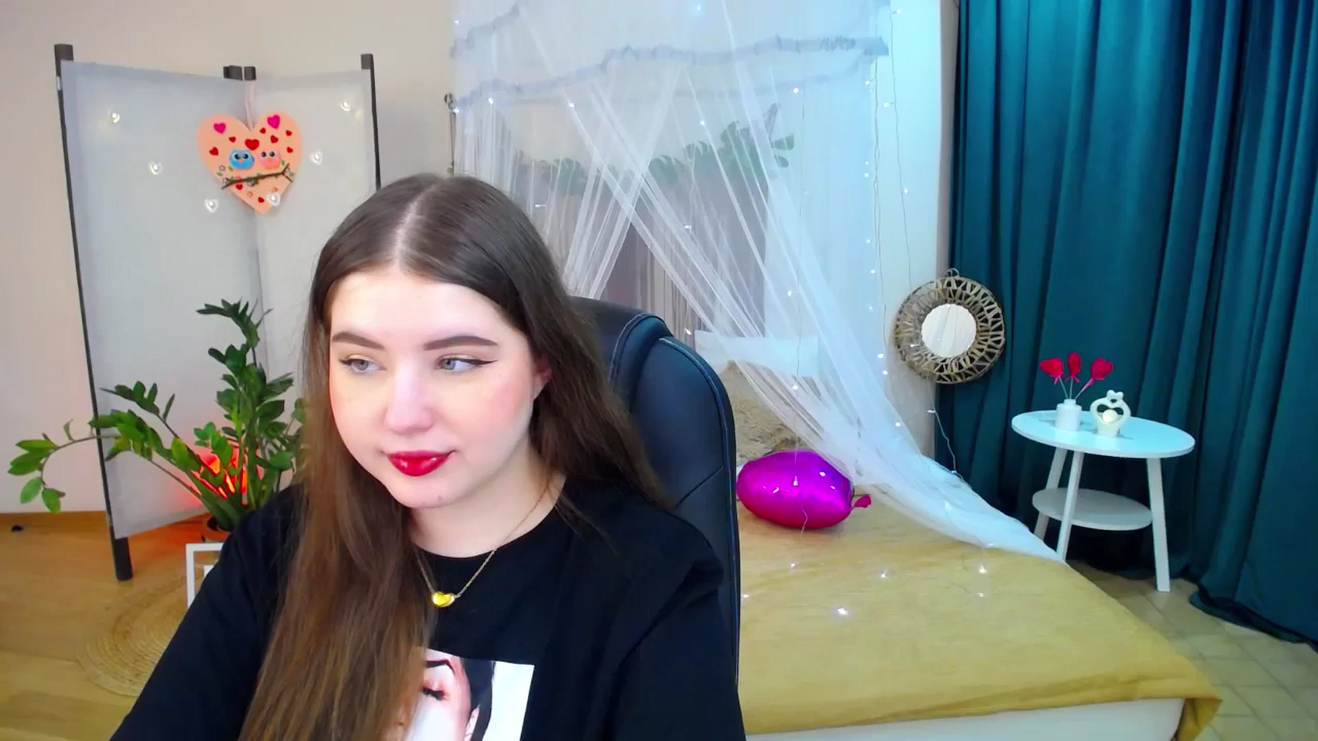 Gallery image thumbnail from AdmireMyEyes's myfreecams stream on, 02/17/2025, 18:35 image 19 of 20