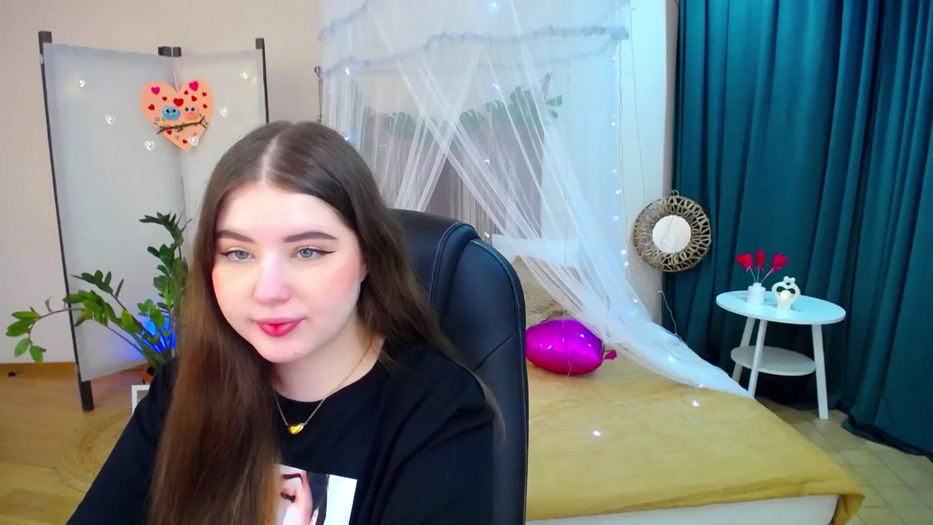 Gallery image thumbnail from AdmireMyEyes's myfreecams stream on, 02/17/2025, 18:35 image 15 of 20