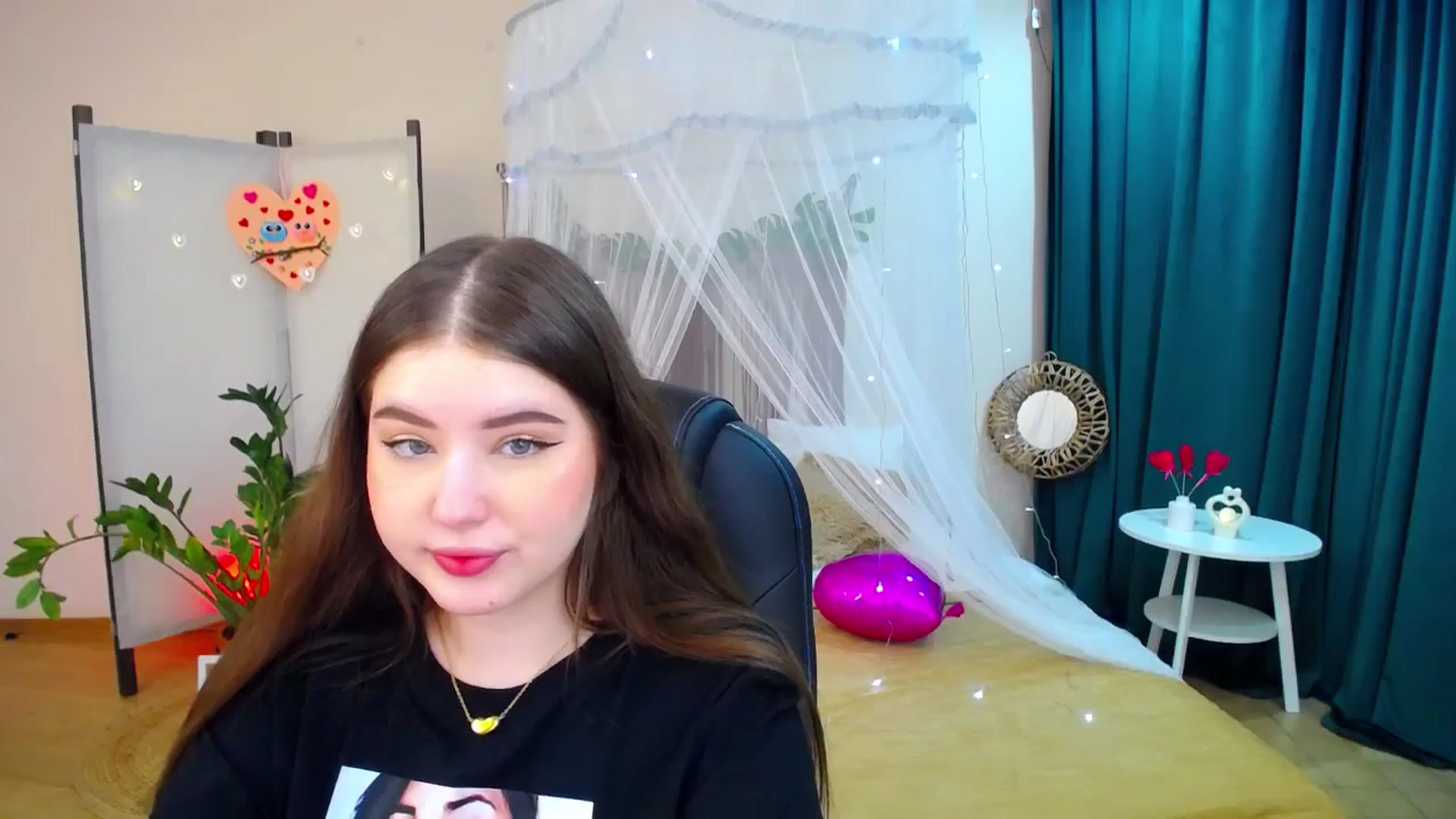 Gallery image thumbnail from AdmireMyEyes's myfreecams stream on, 02/17/2025, 18:35 image 4 of 20