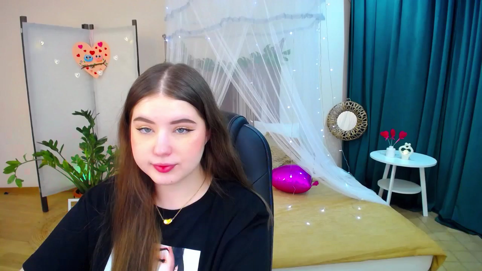 Gallery image thumbnail from AdmireMyEyes's myfreecams stream on, 02/17/2025, 18:35 image 14 of 20