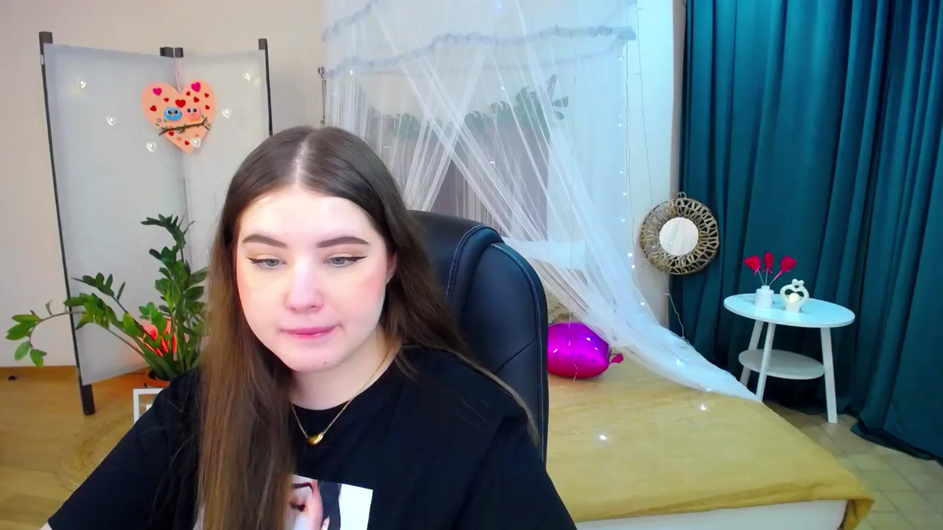 Gallery image thumbnail from AdmireMyEyes's myfreecams stream on, 02/17/2025, 18:35 image 9 of 20