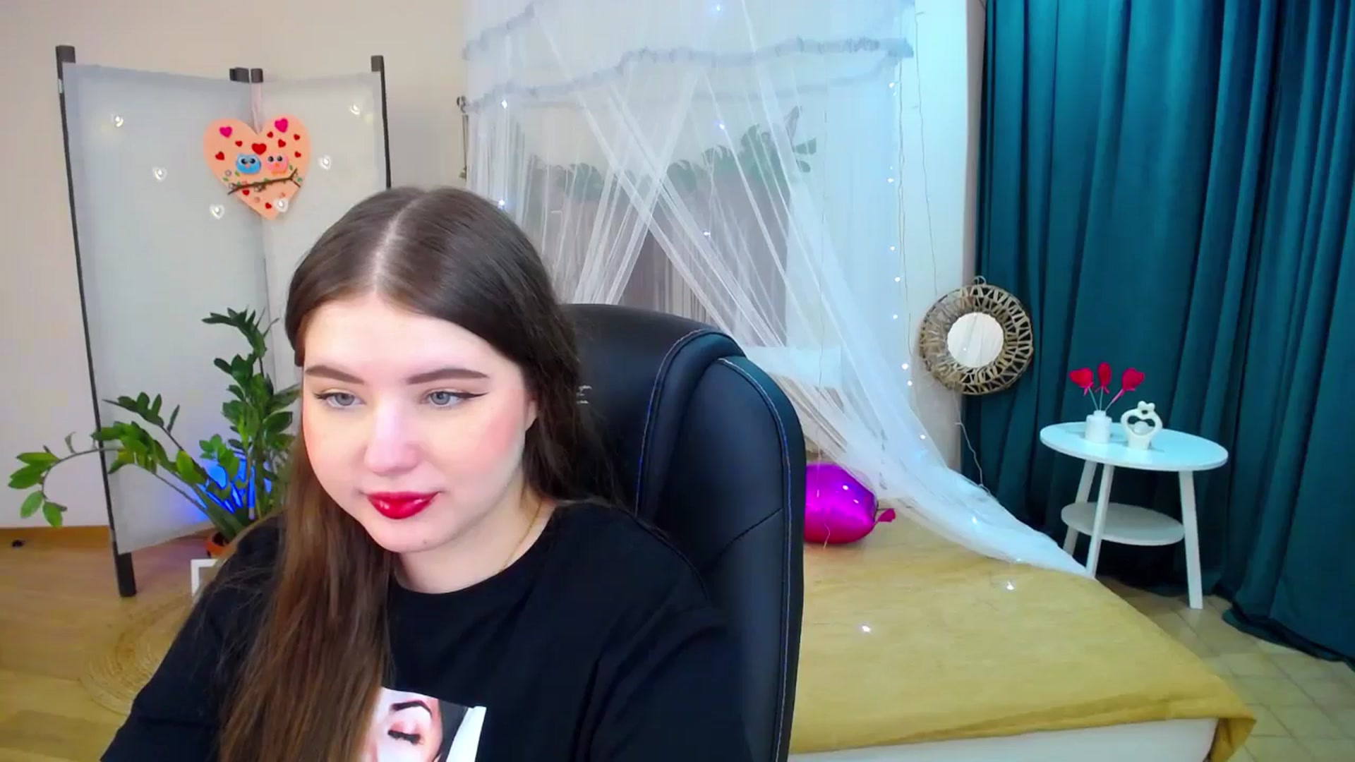 Gallery image thumbnail from AdmireMyEyes's myfreecams stream on, 02/17/2025, 19:11 image 2 of 20