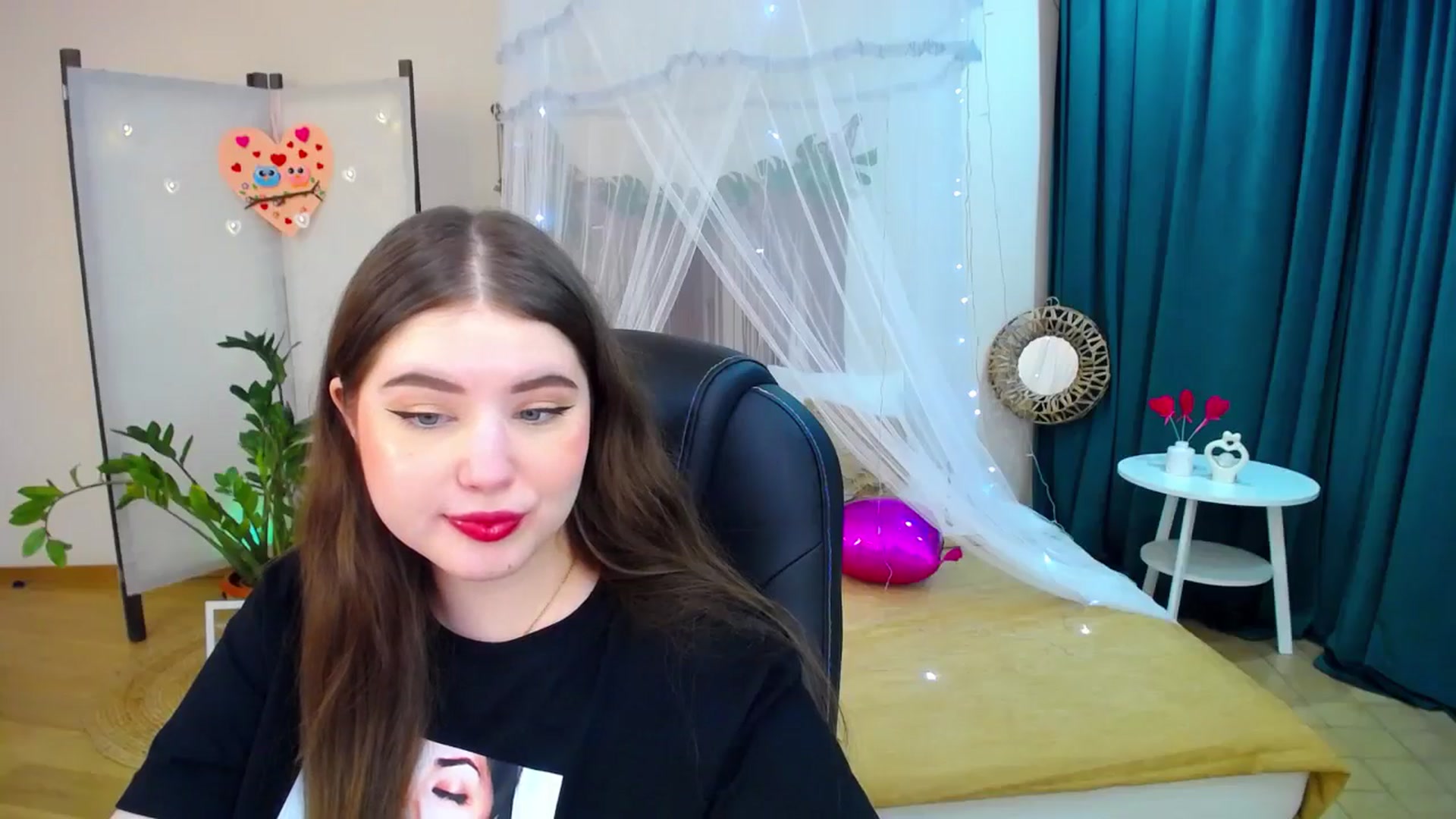 Gallery image thumbnail from AdmireMyEyes's myfreecams stream on, 02/17/2025, 19:11 image 7 of 20