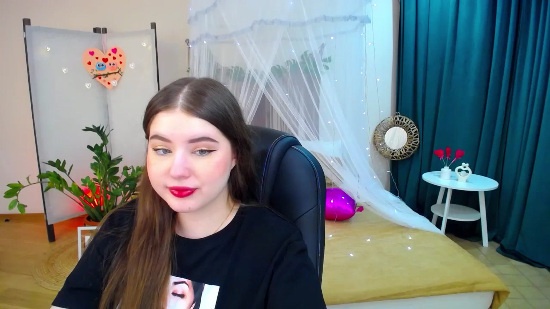 Gallery image thumbnail from AdmireMyEyes's myfreecams stream on, 02/17/2025, 19:11 image 3 of 20