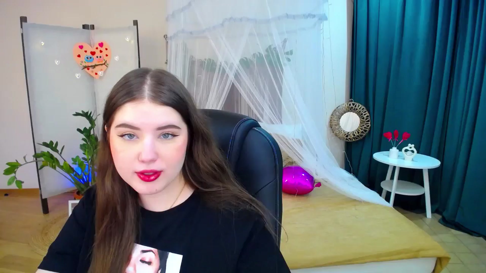 Gallery image thumbnail from AdmireMyEyes's myfreecams stream on, 02/17/2025, 19:11 image 6 of 20